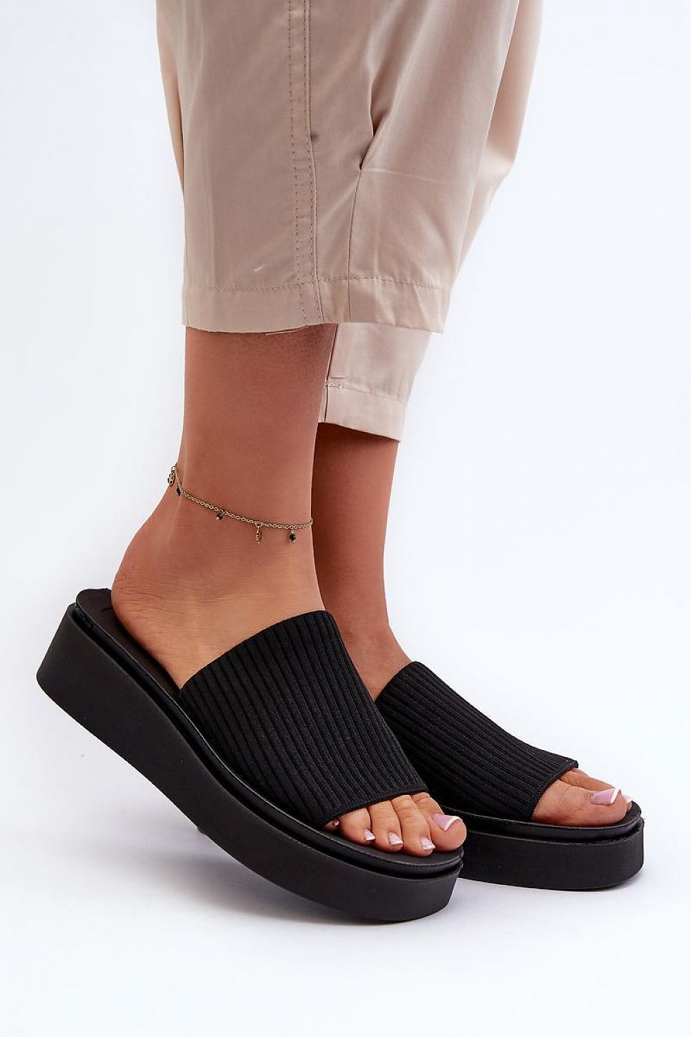 Slides model 197666 Step in style