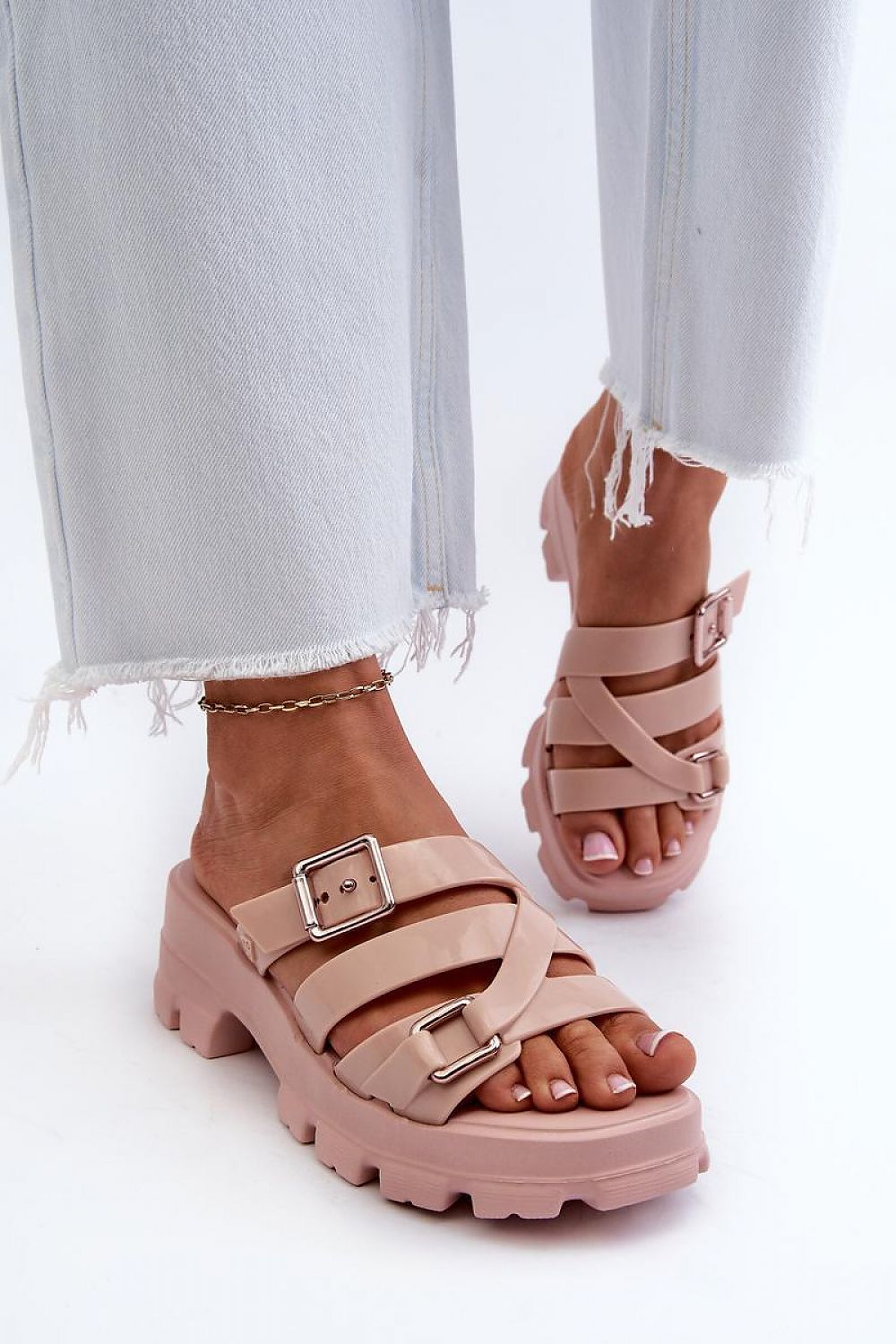 Clacquettes model 197669 Step in style