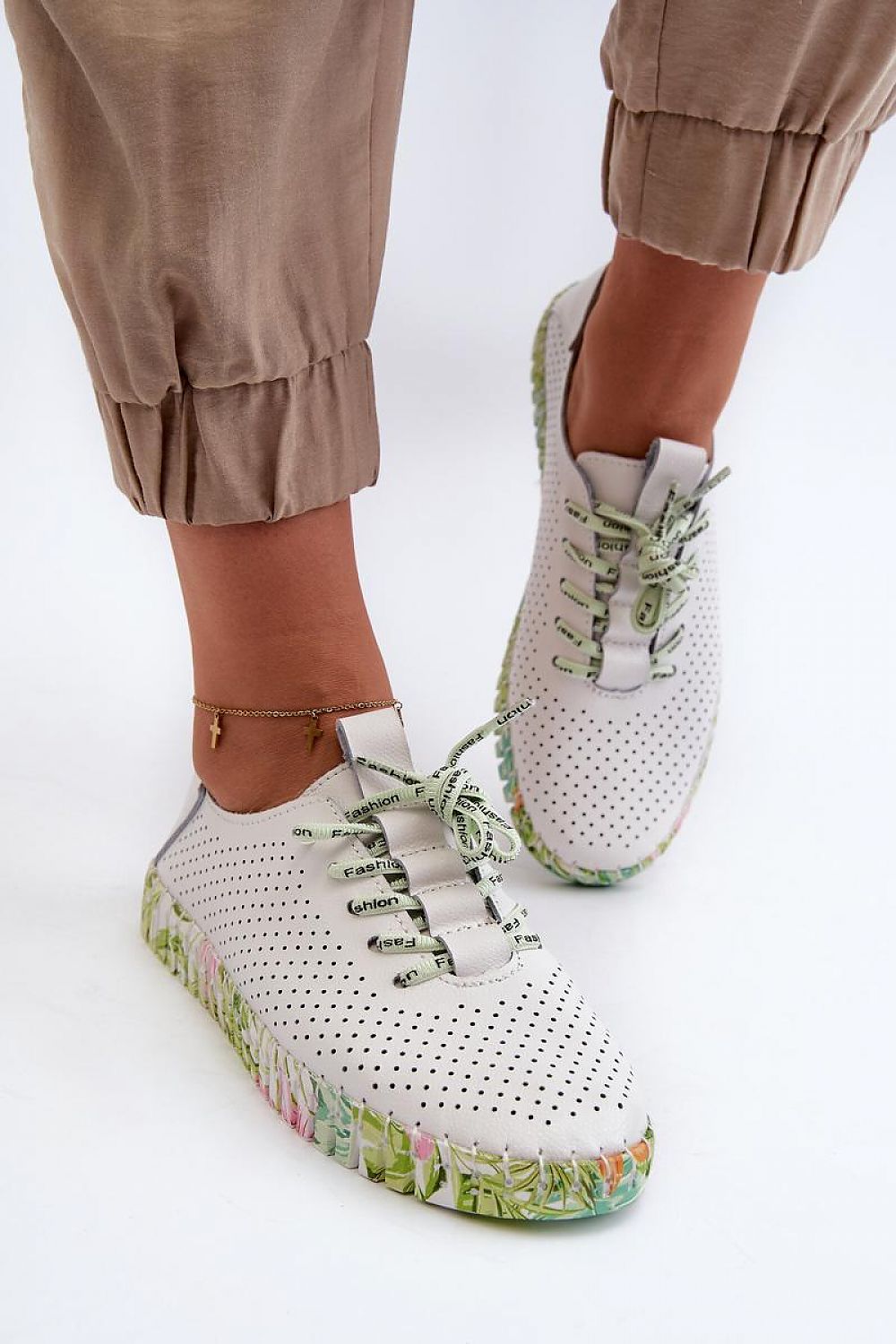 Low shoes model 198007 Step in style