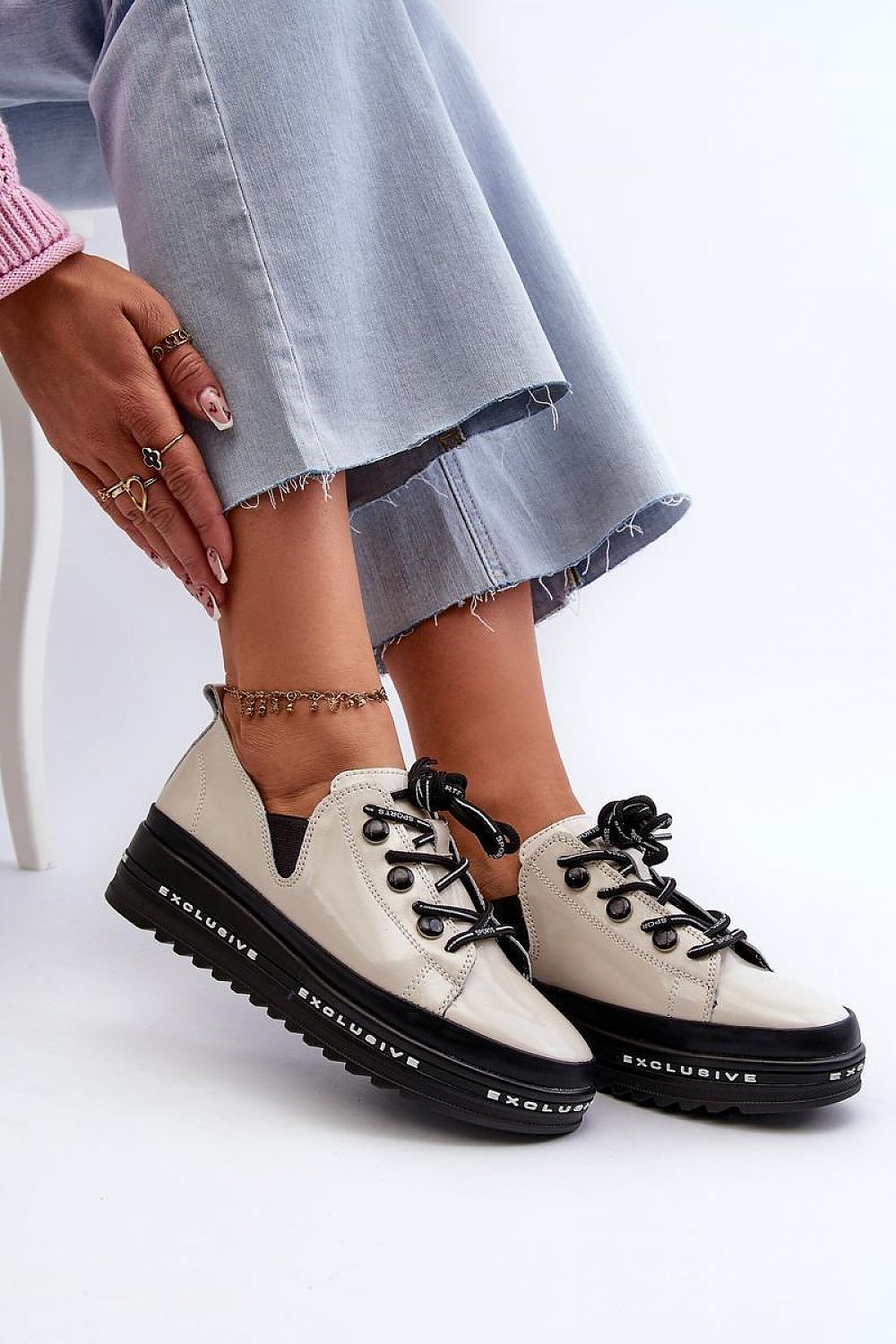 Low shoes model 198011 Step in style