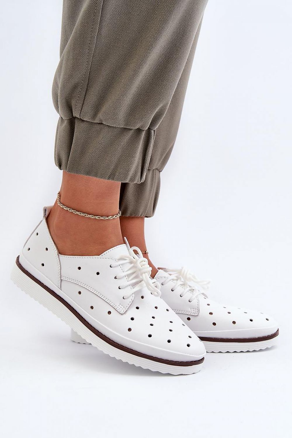 Low shoes model 198019 Step in style