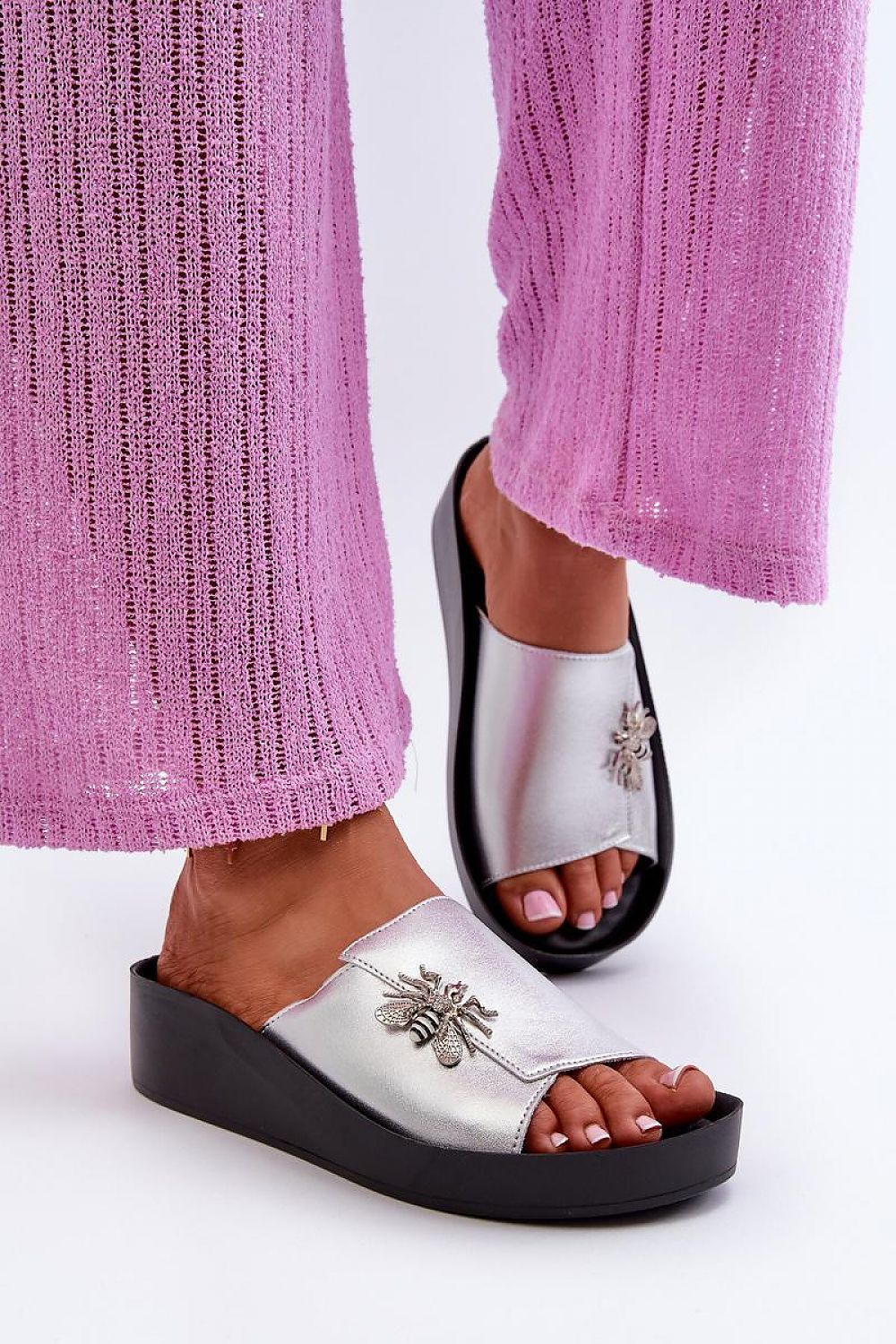 Clacquettes model 198621 Step in style
