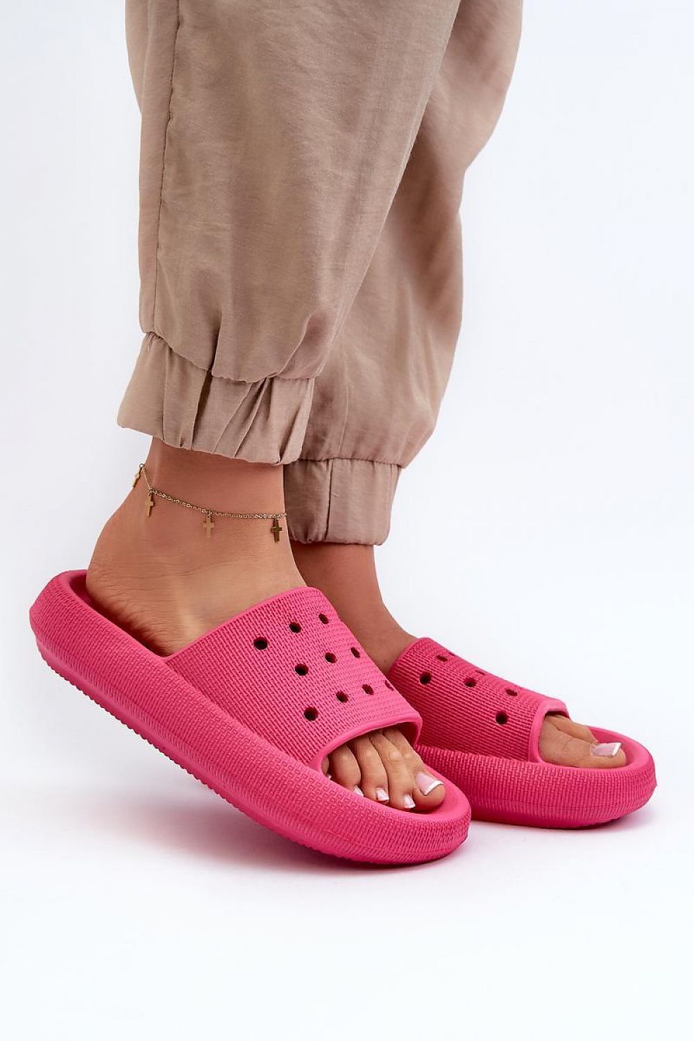 Clacquettes model 198178 Step in style
