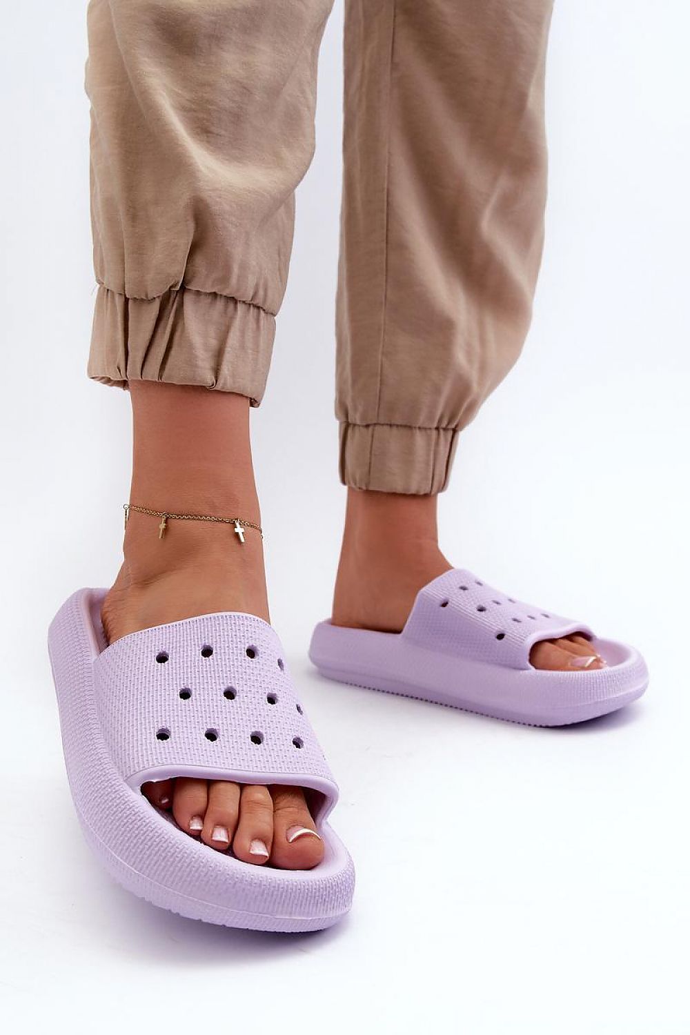 Clacquettes model 198178 Step in style
