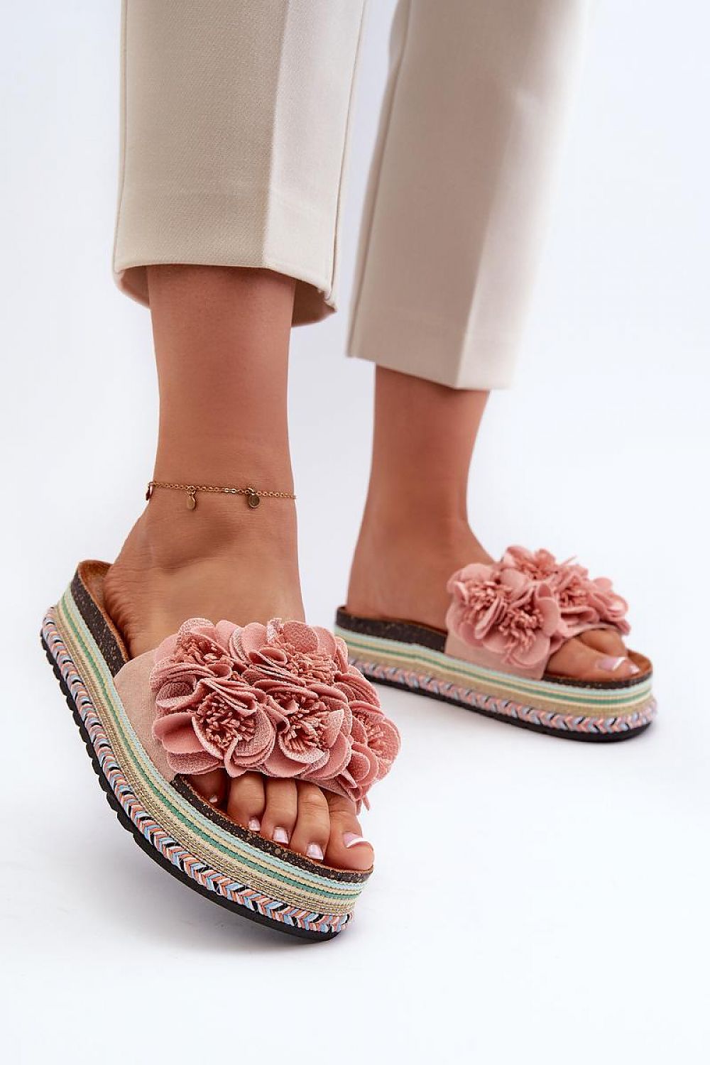 Clacquettes model 198185 Step in style