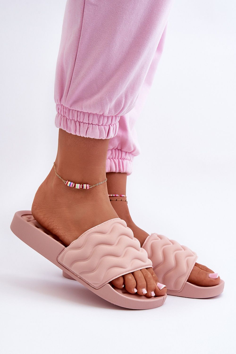 Clacquettes model 198274 Step in style