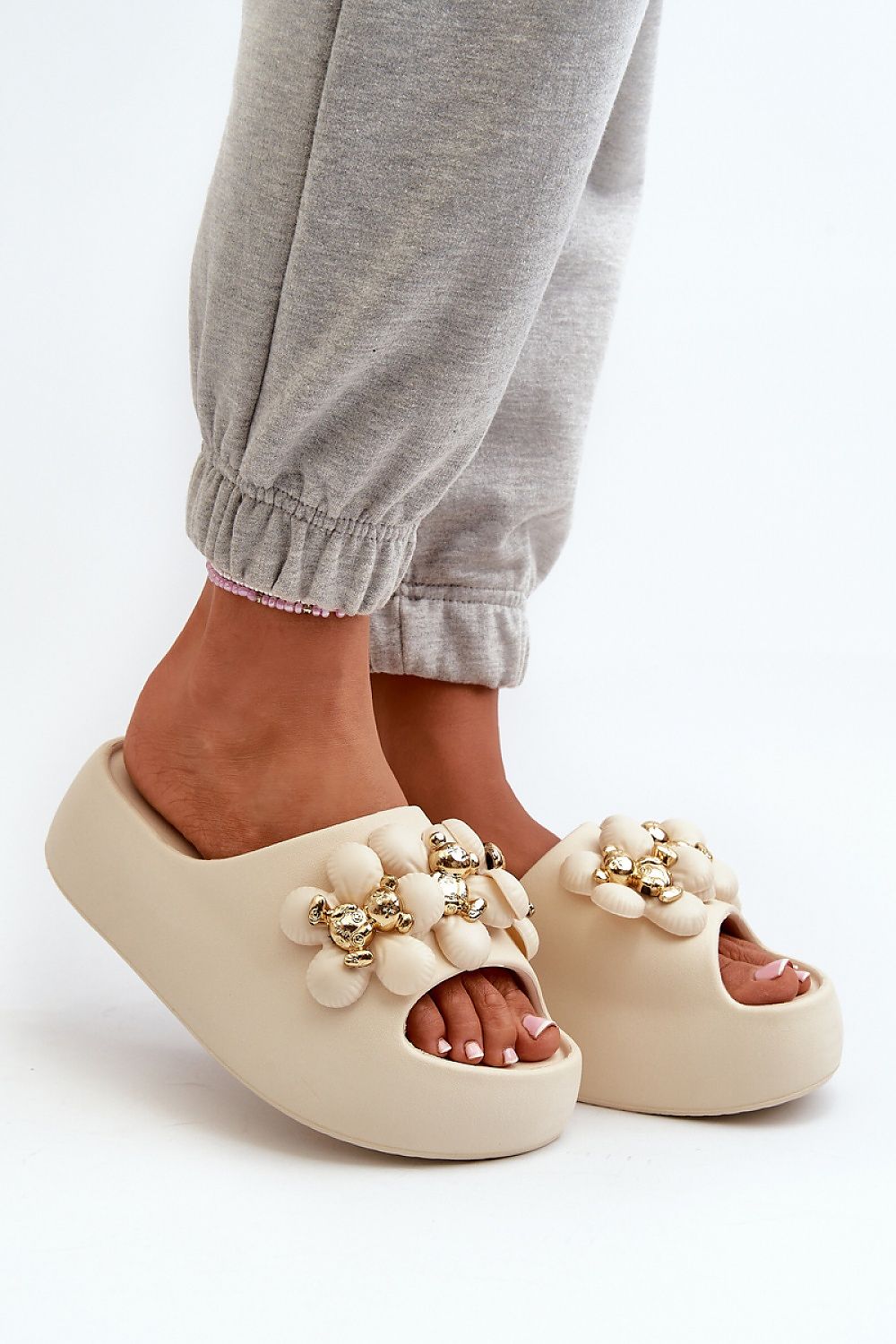 Clacquettes model 198599 Step in style