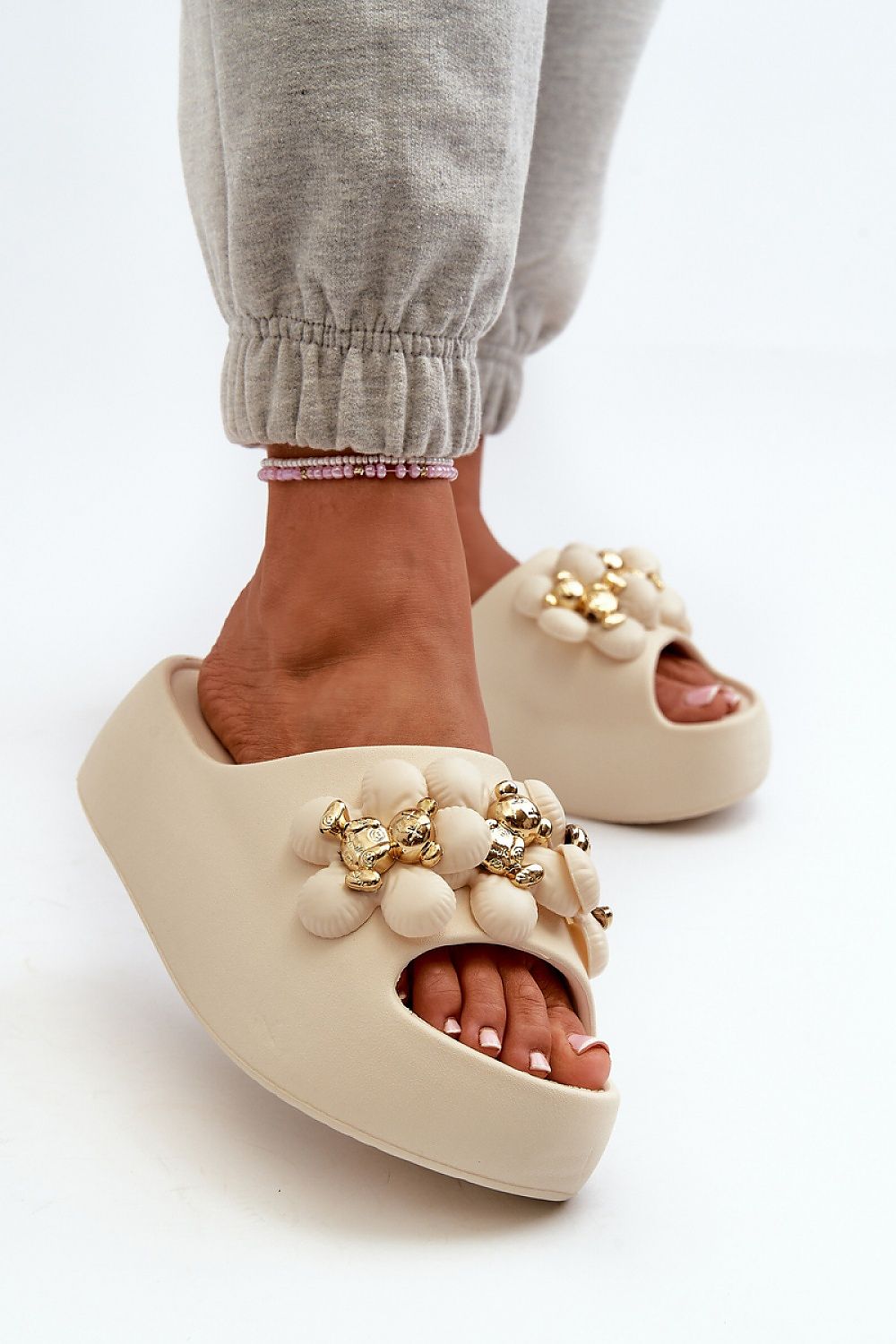 Clacquettes model 198599 Step in style