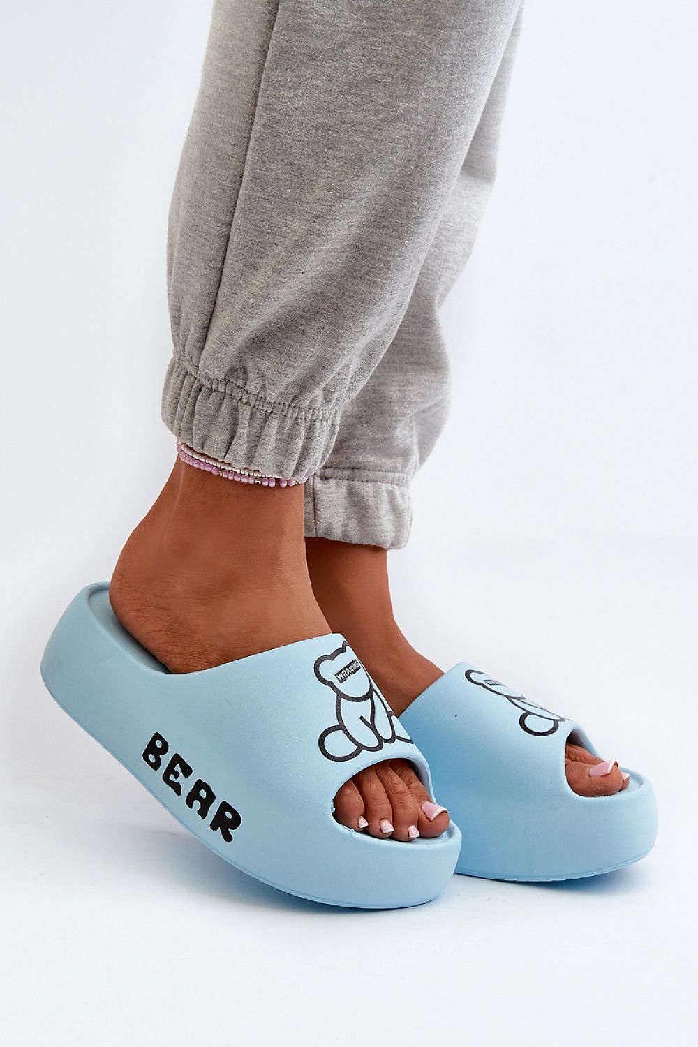 Clacquettes model 198603 Step in style