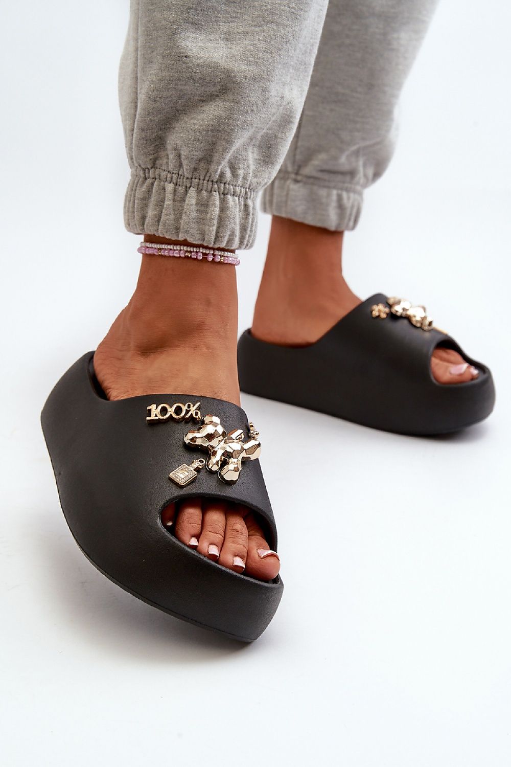 Clacquettes model 198600 Step in style