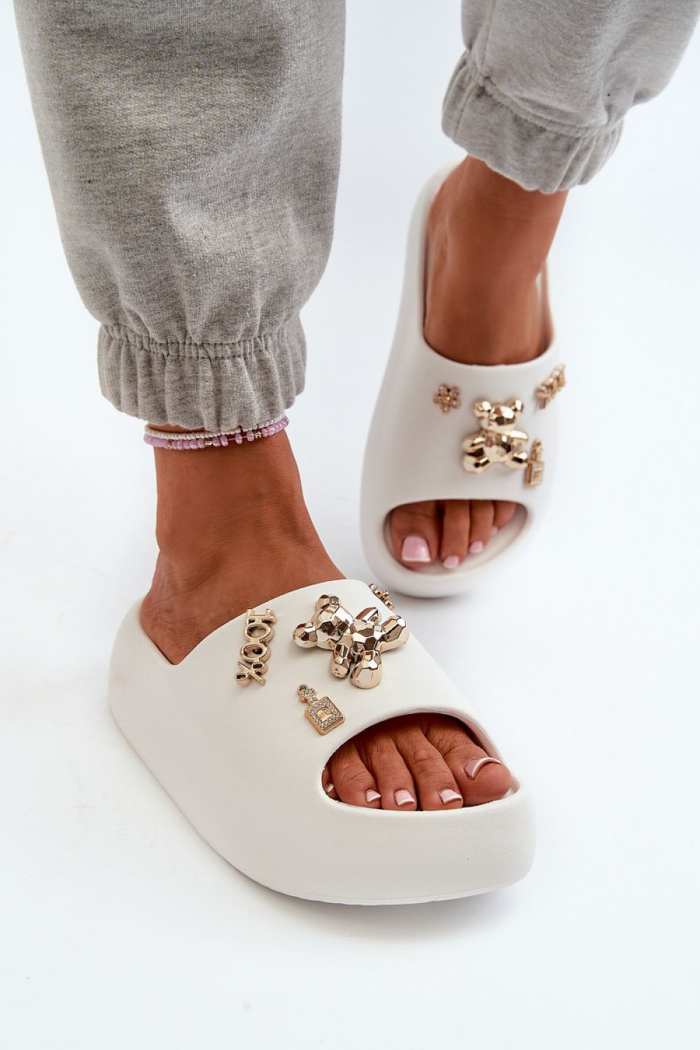 Clacquettes model 198600 Step in style