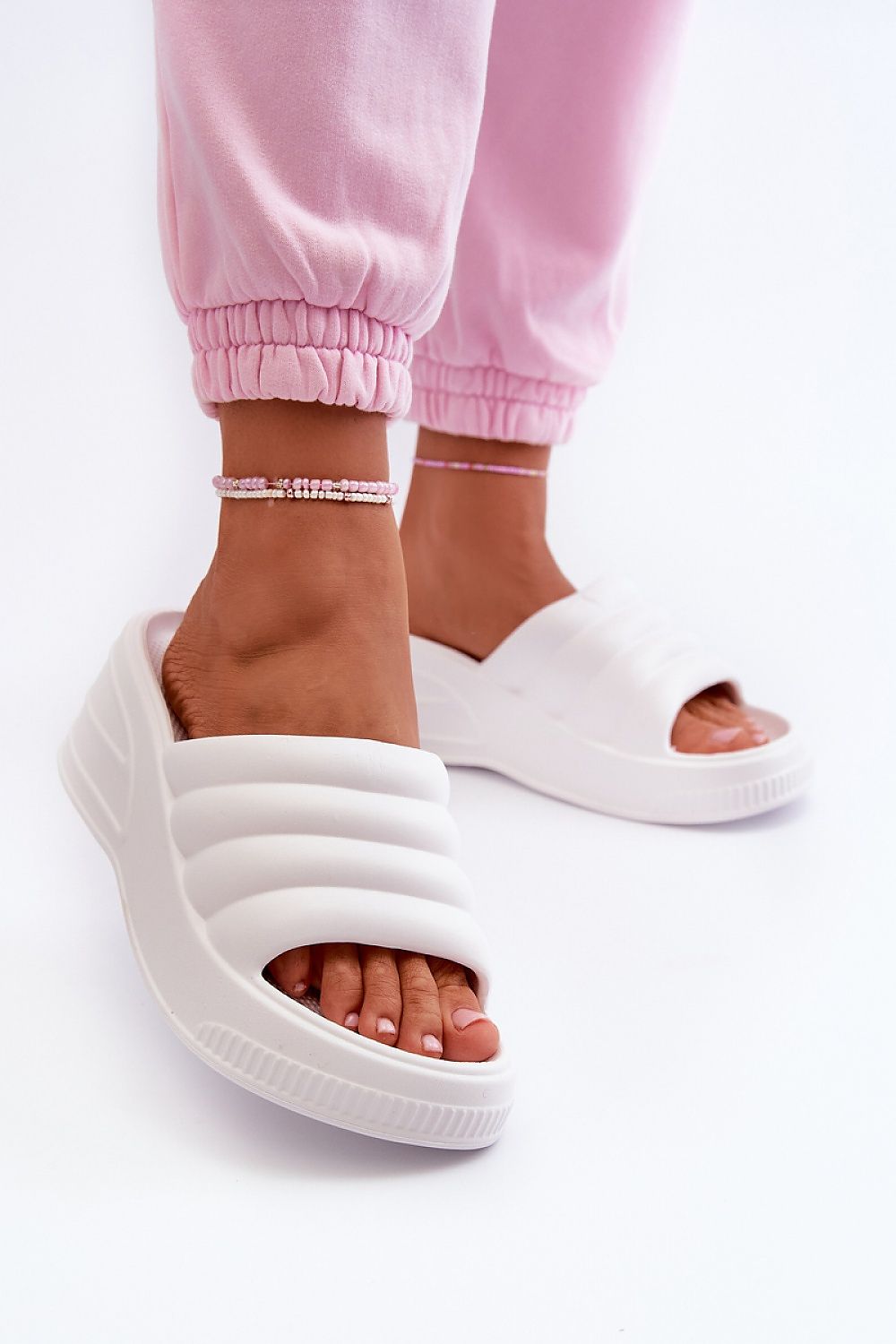 Clacquettes model 198442 Step in style