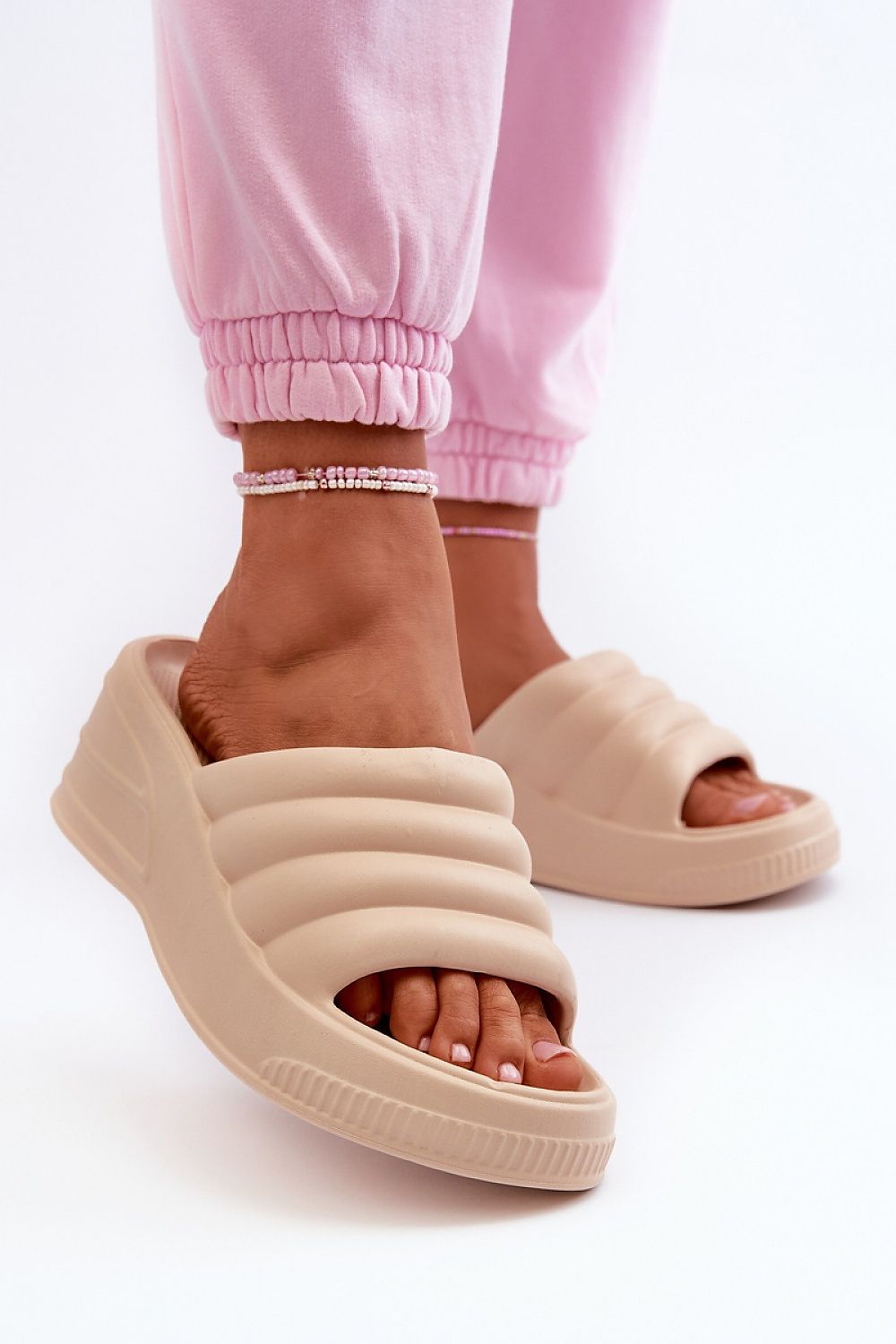Clacquettes model 198442 Step in style