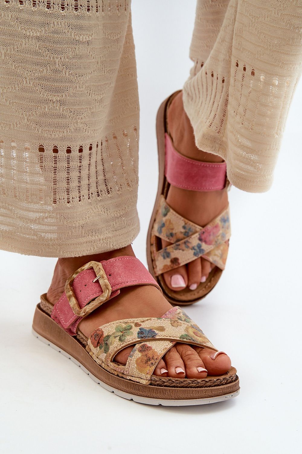 Clacquettes model 198459 Step in style