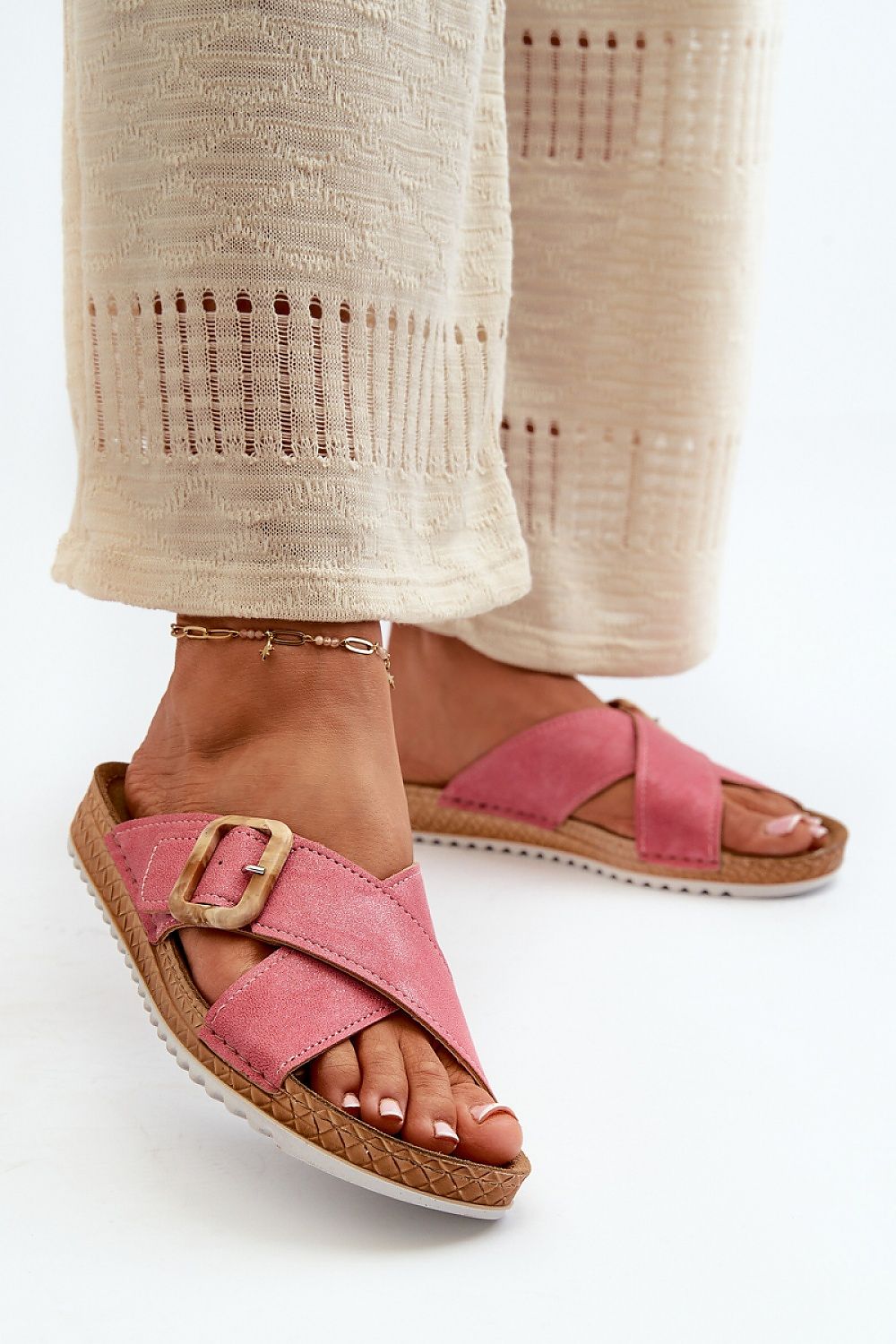 Clacquettes model 198461 Step in style