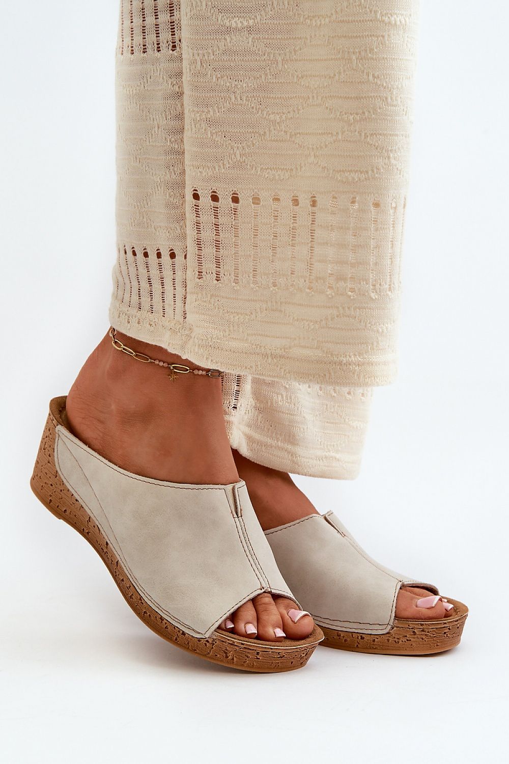 Clacquettes model 198463 Step in style