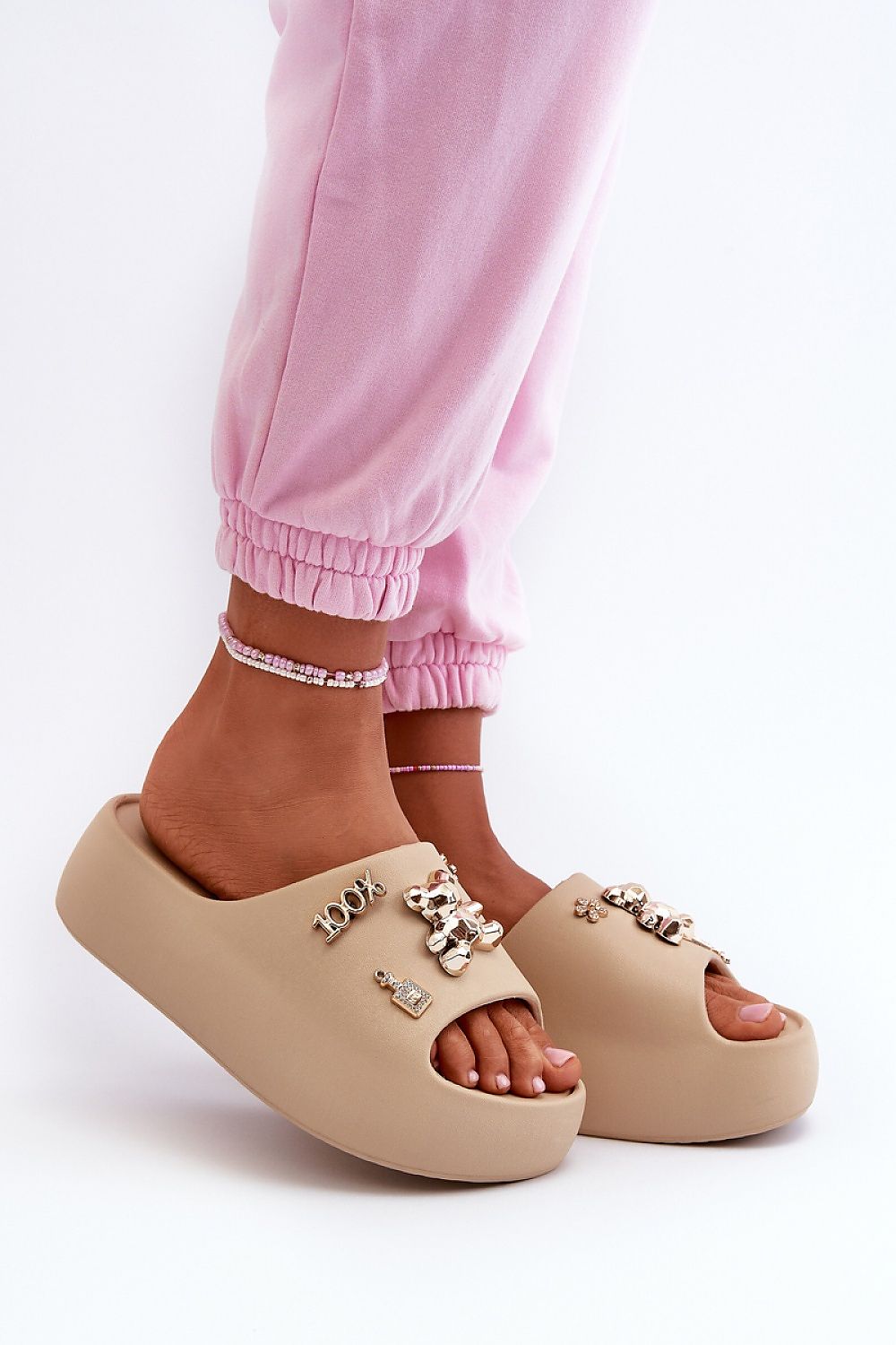 Clacquettes model 198600 Step in style