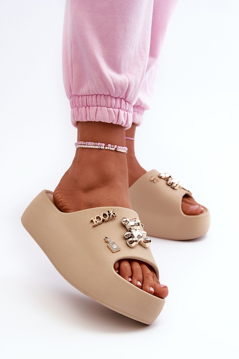 Clacquettes model 198600 Step in style