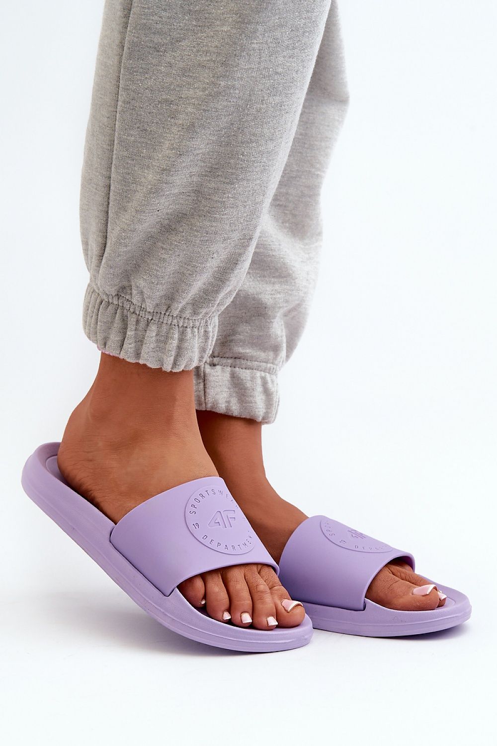 Clacquettes model 198611 Step in style