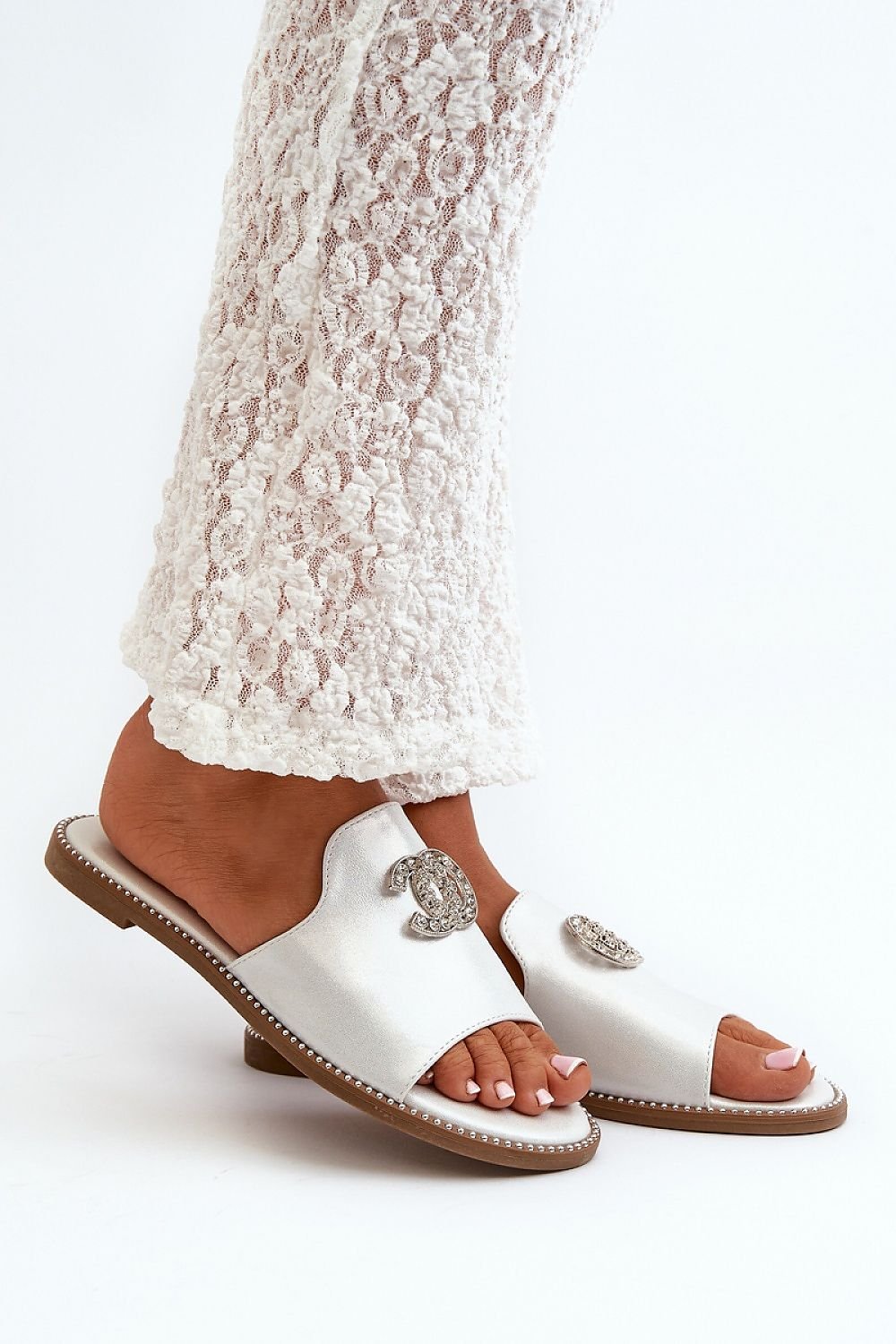 Clacquettes model 198612 Step in style