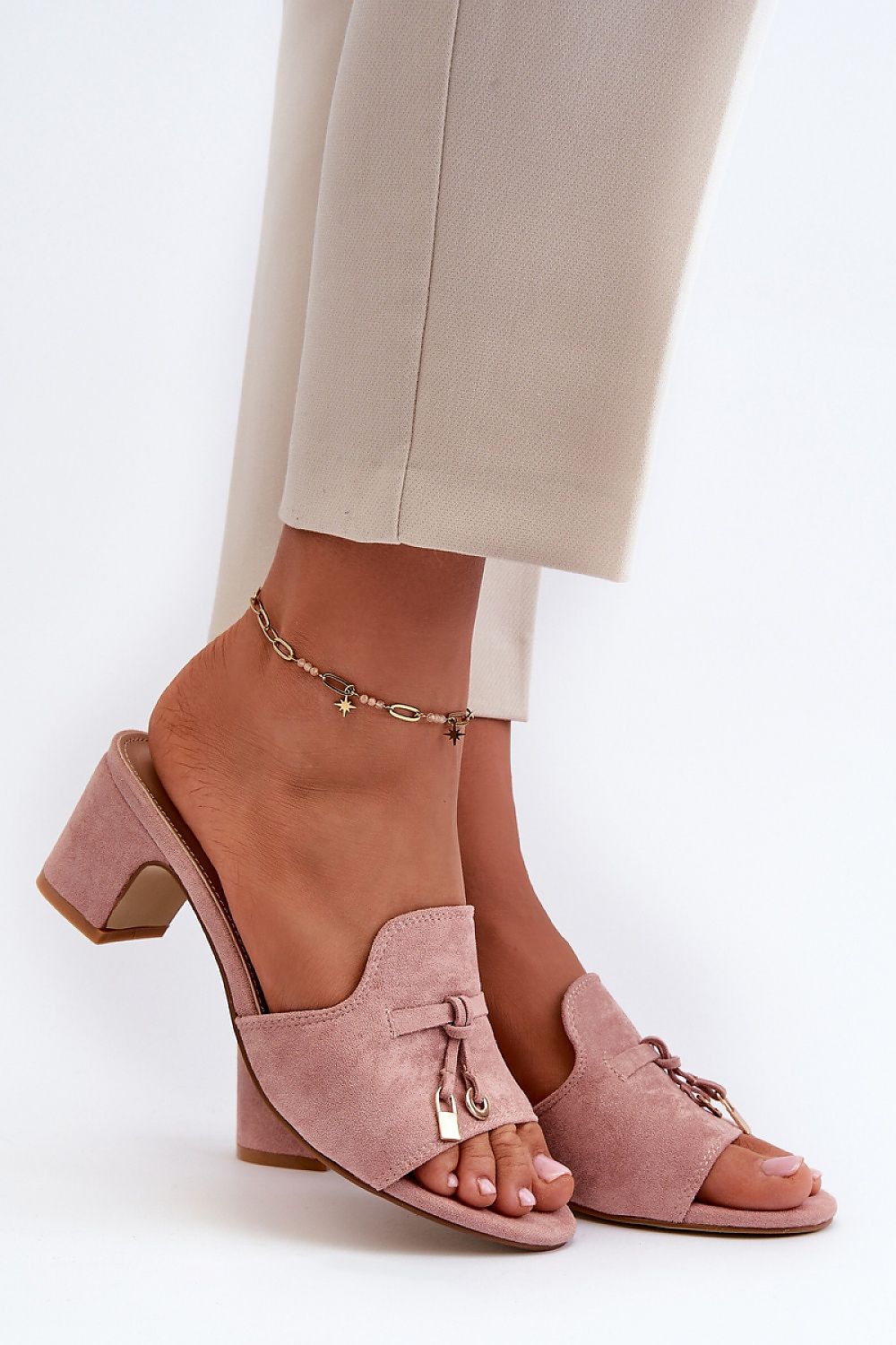 Clacquettes model 198677 Step in style