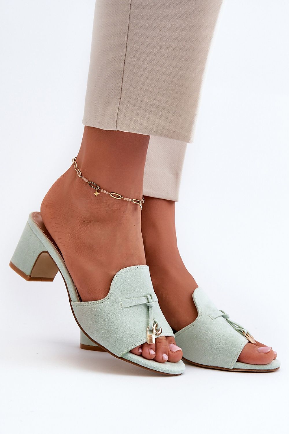 Clacquettes model 198677 Step in style
