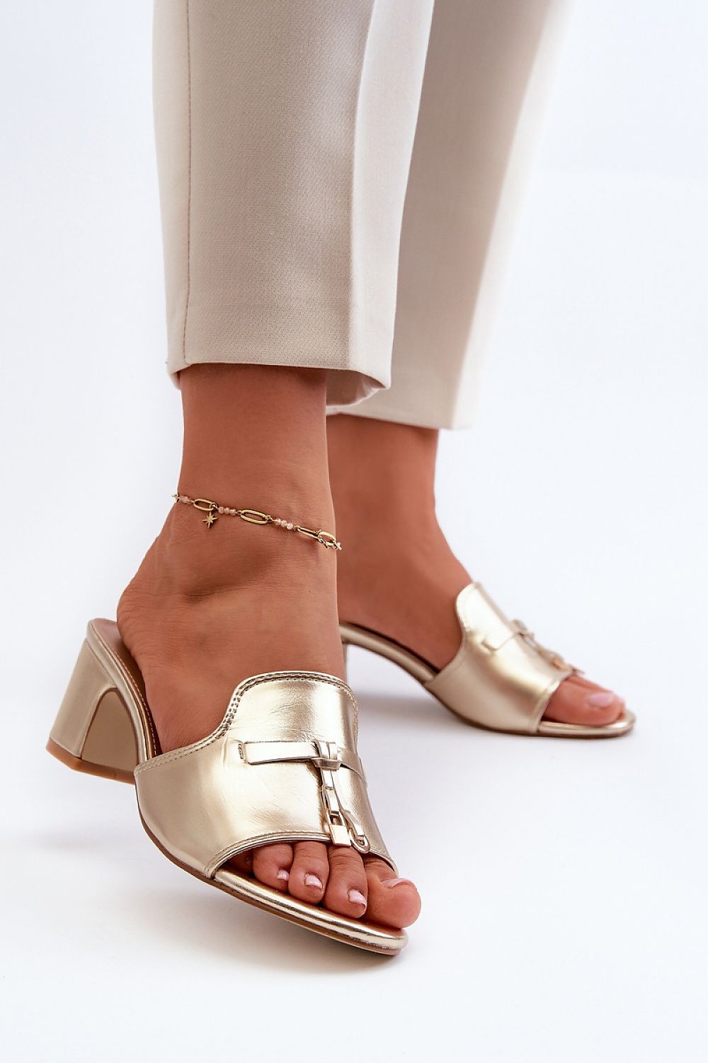 Clacquettes model 198677 Step in style