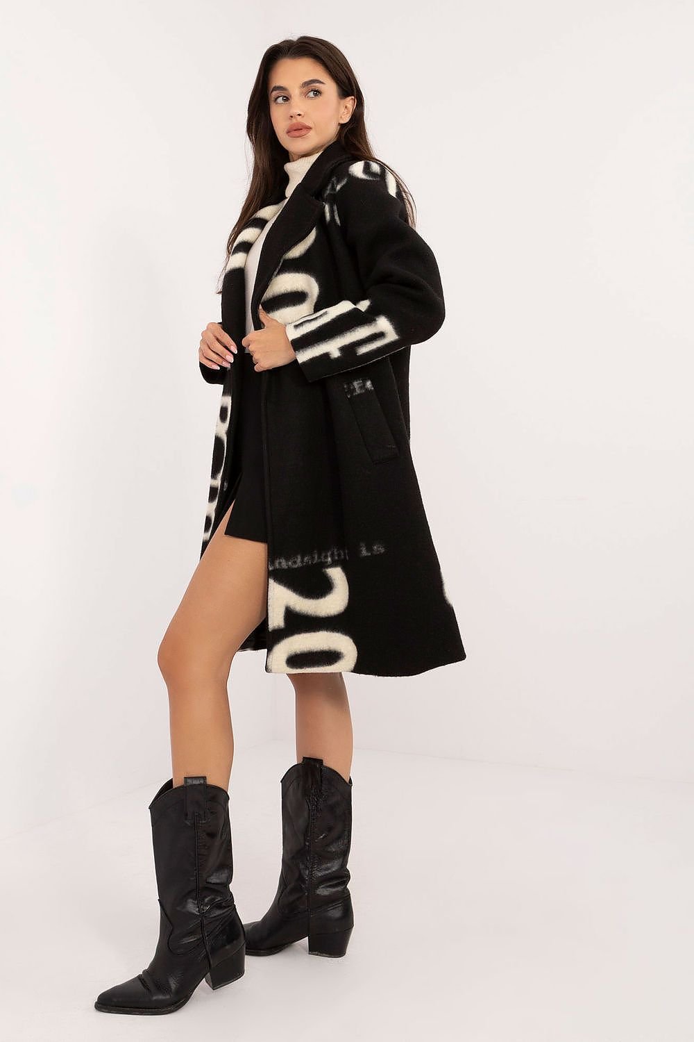 Coat model 200995 Italy Moda