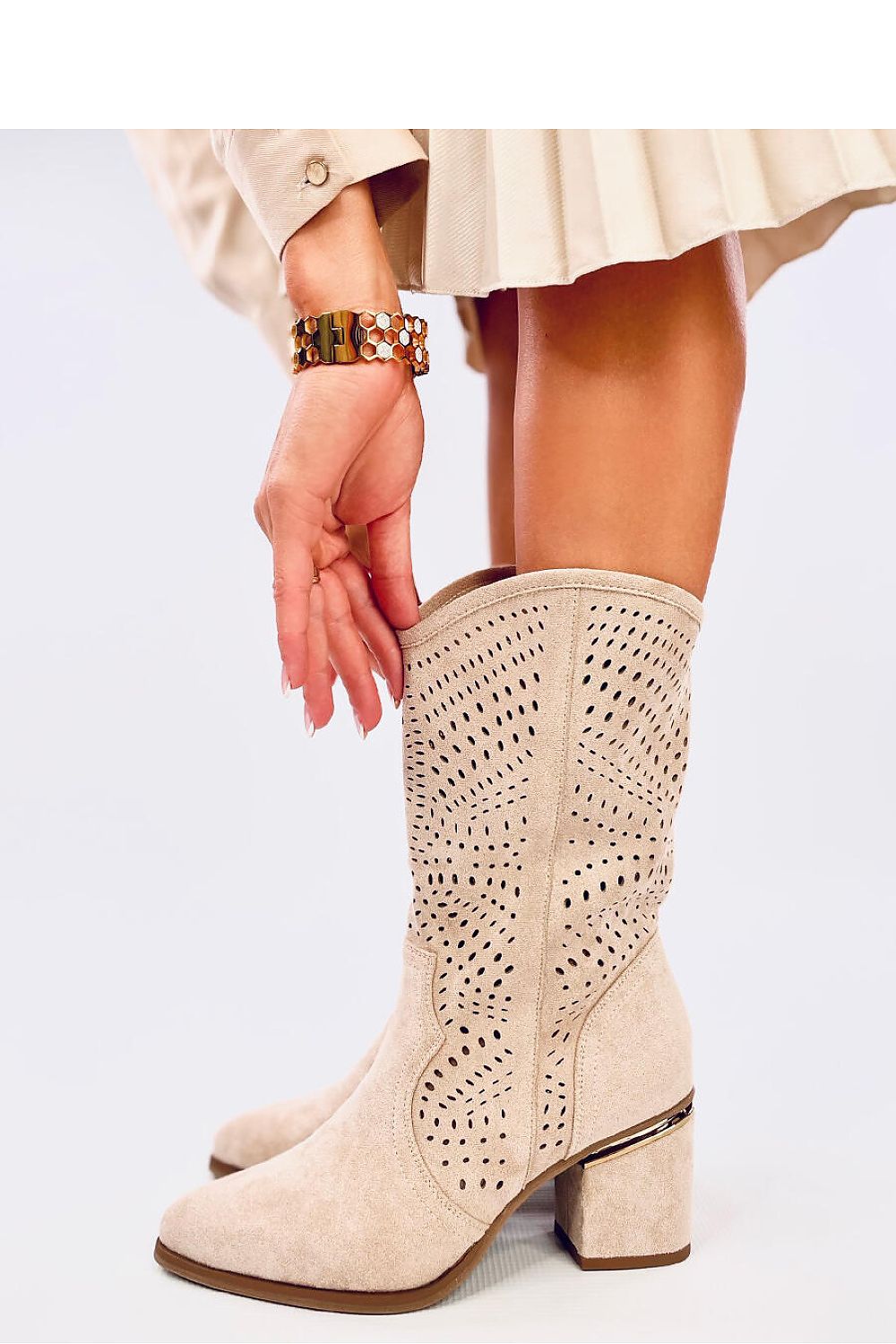 Openwork boots model 200733 Inello