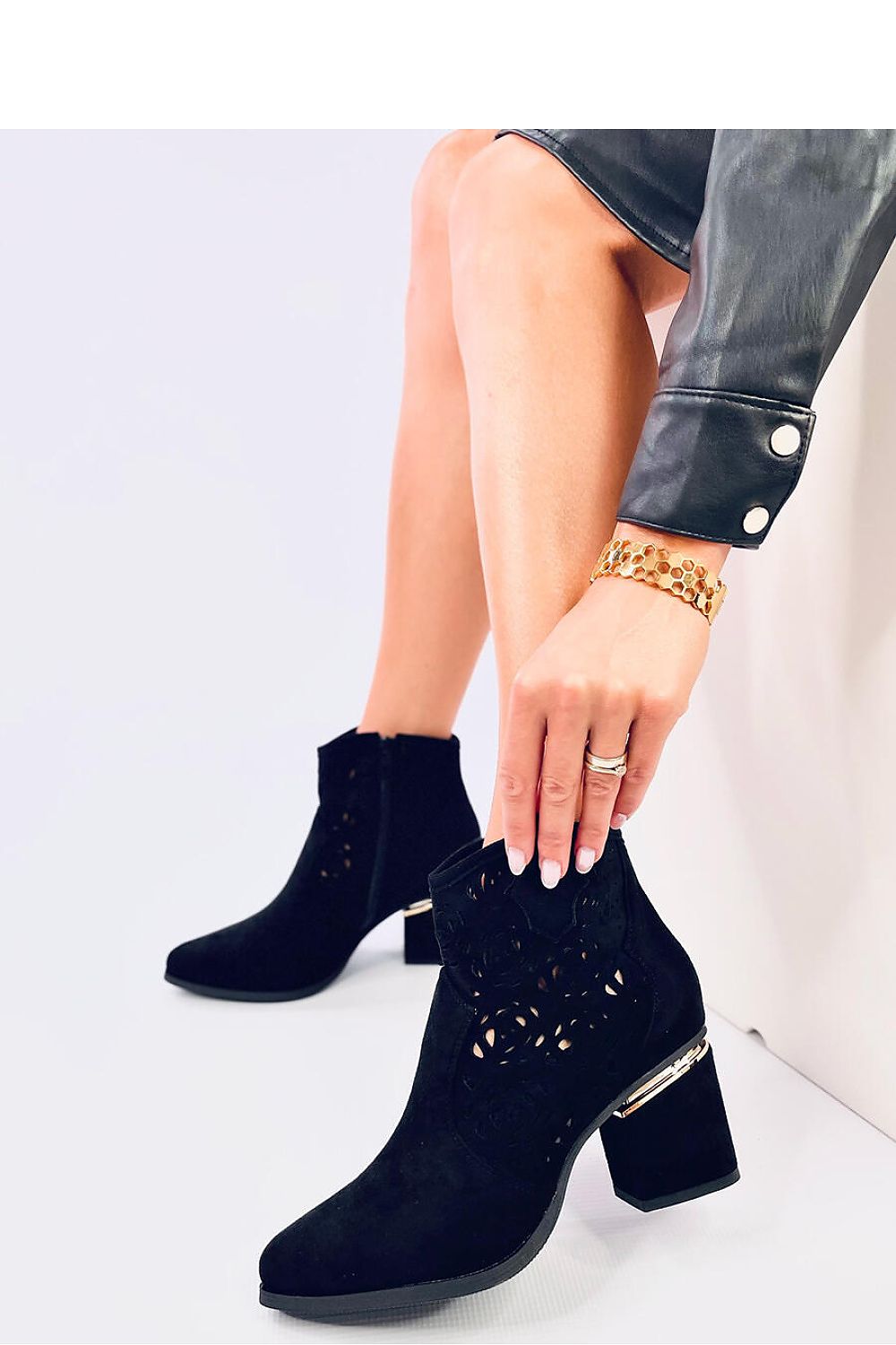 Heeled boots model 200737 Inello