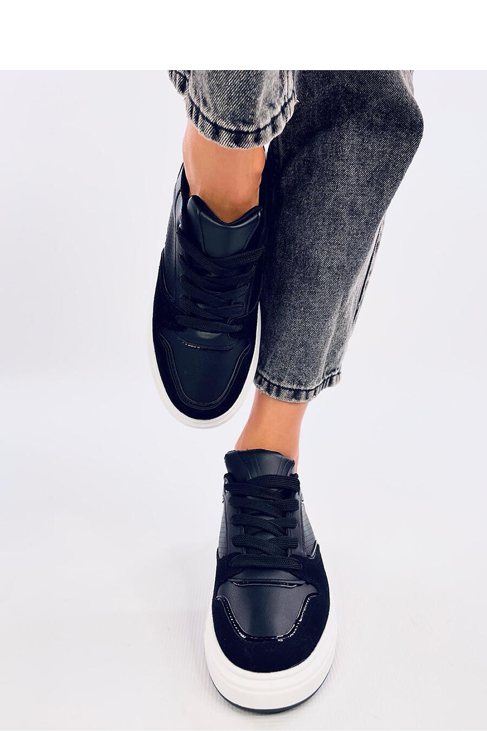 Sports shoes model 200747 Inello