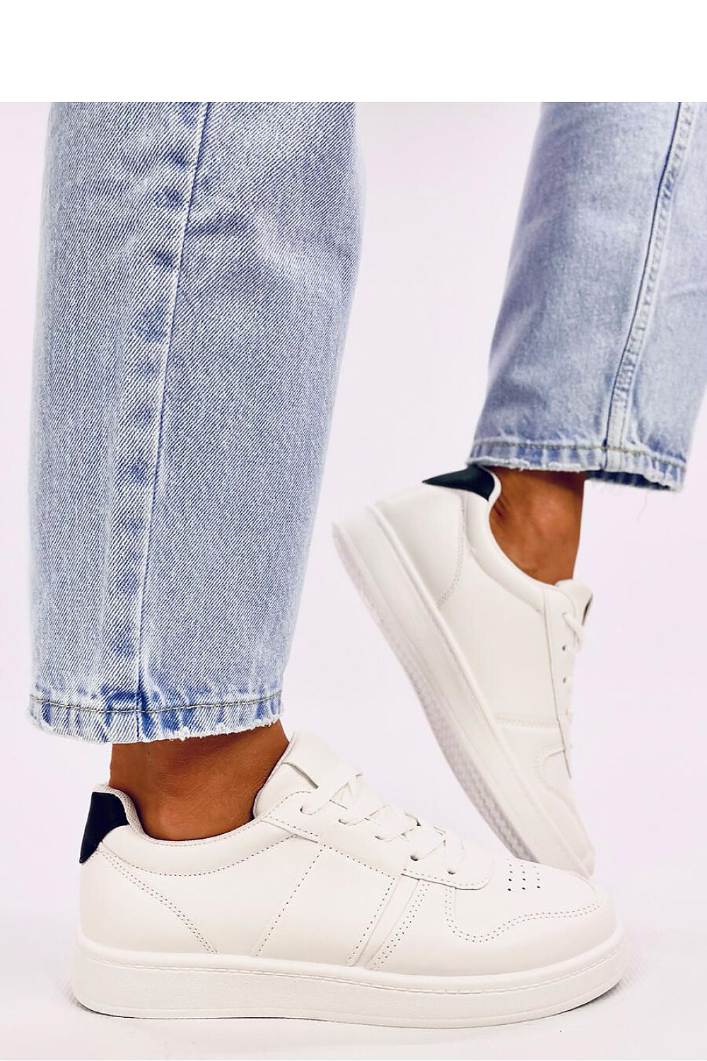 Sports shoes model 200769 Inello