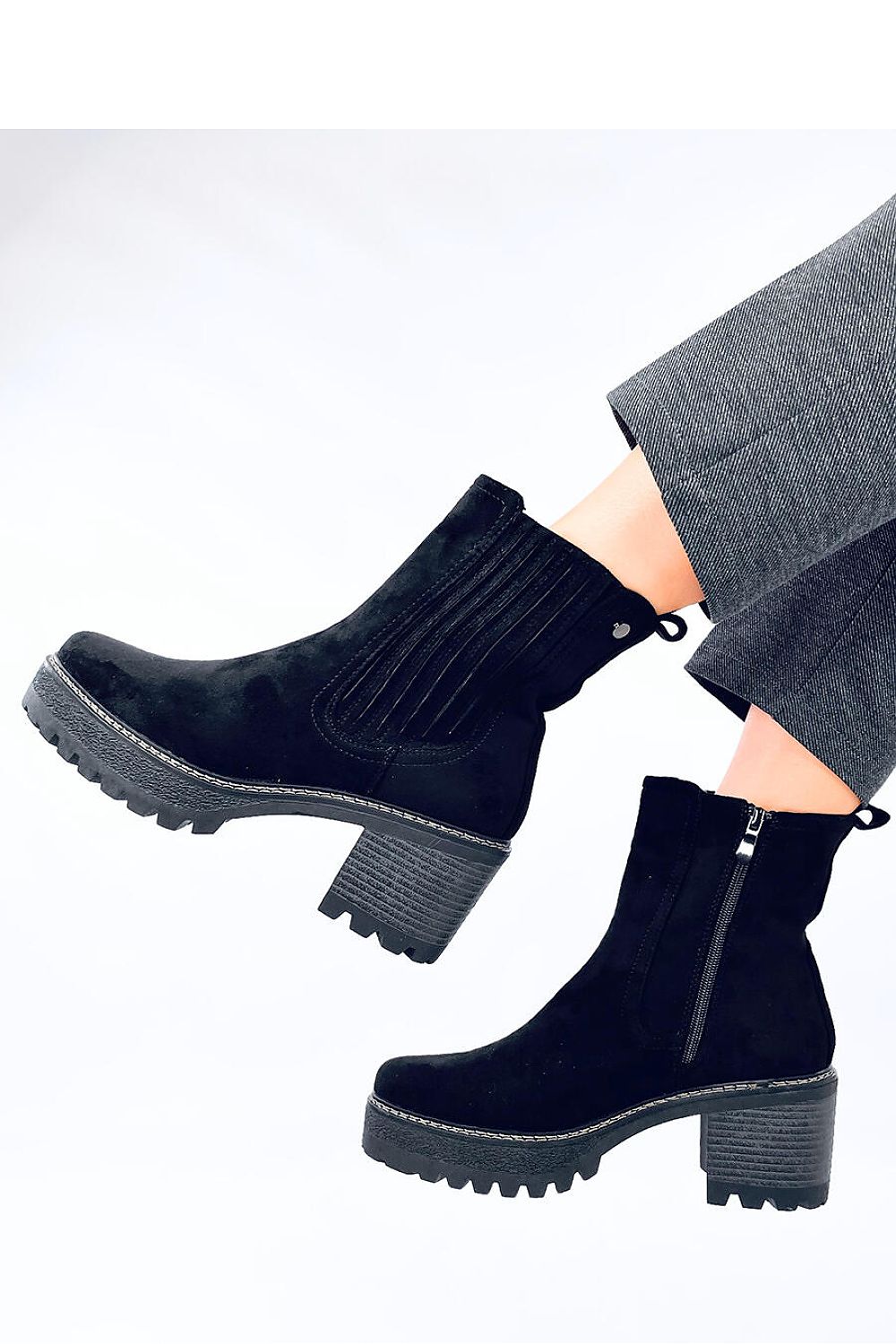 Heeled boots model 202343 Inello