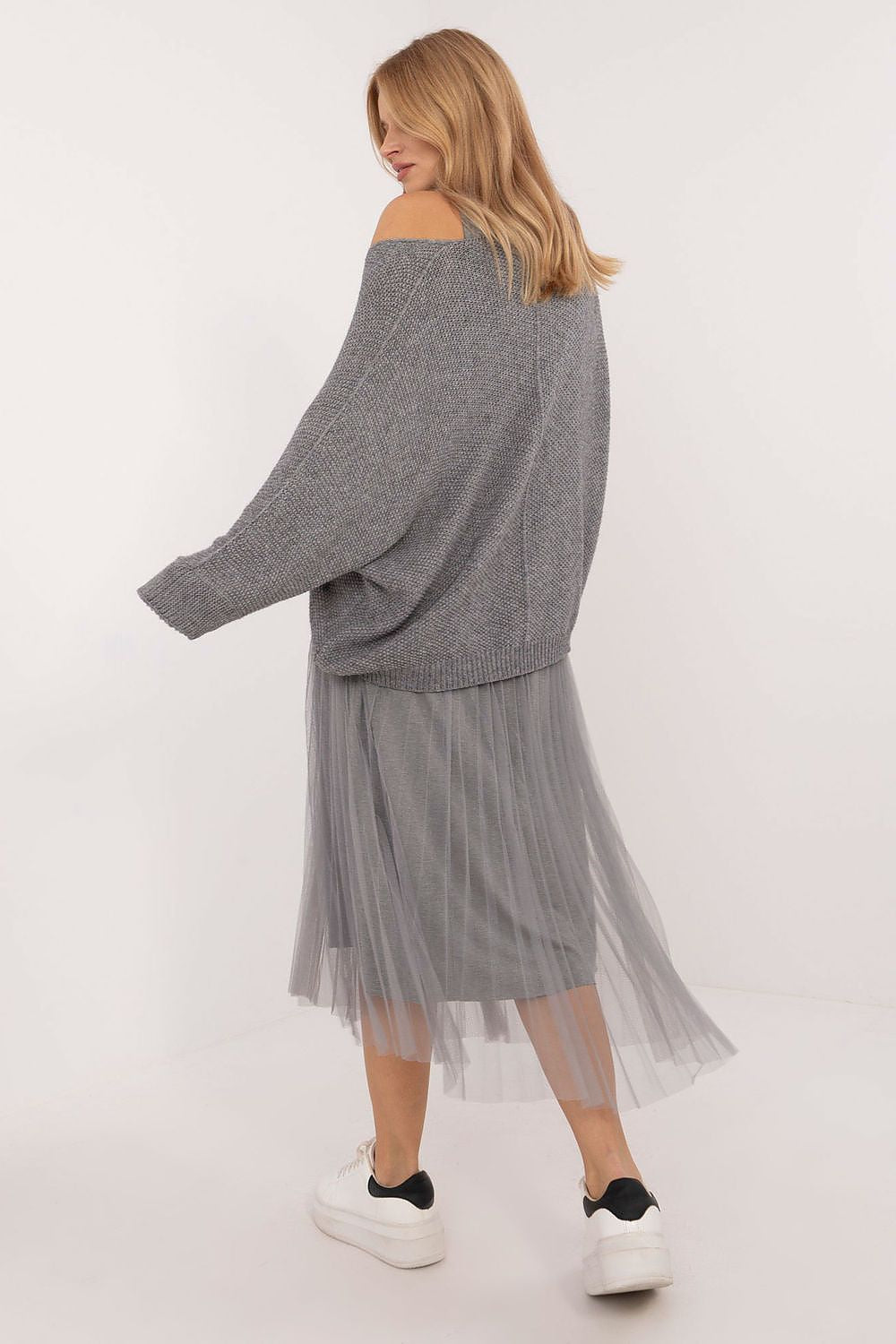 The set model 202828 Italy Moda