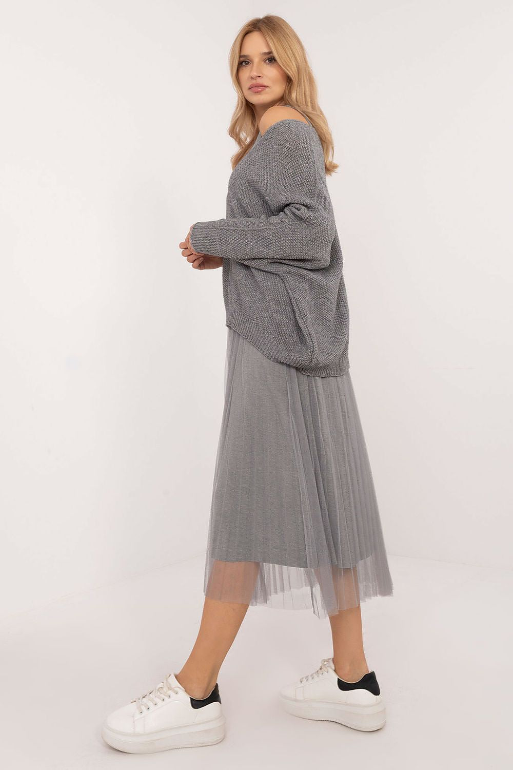 The set model 202828 Italy Moda