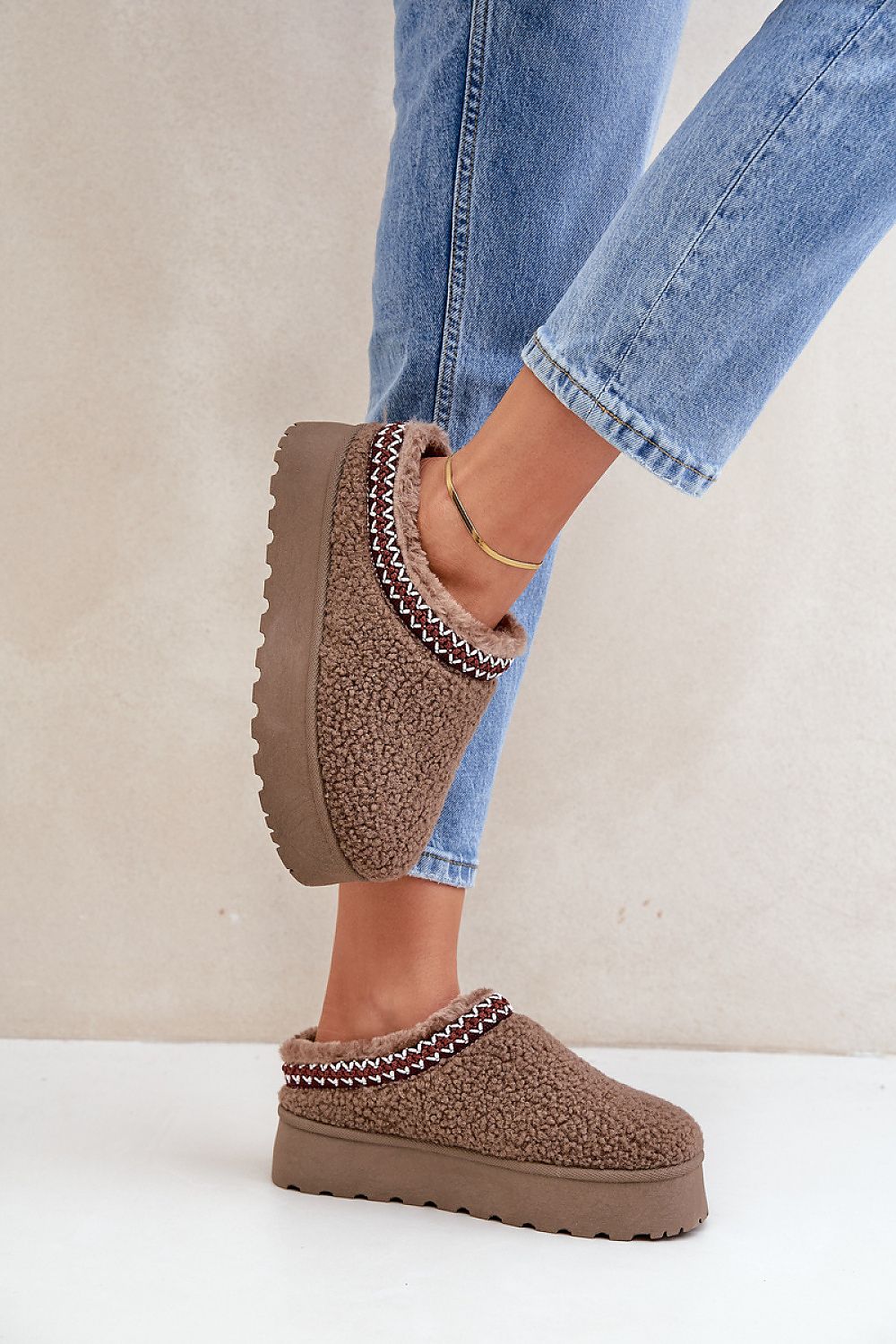 Pantoufles model 204655 Step in style