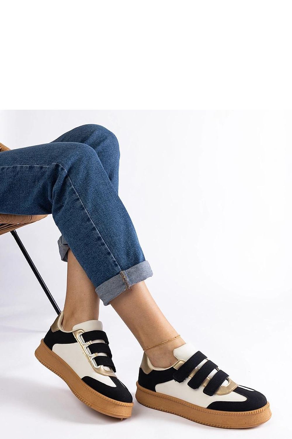 Baskets model 207189 Solea