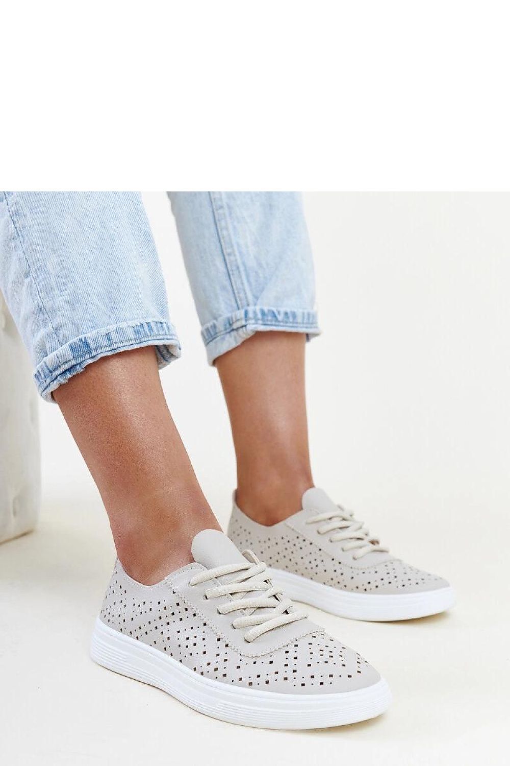 Baskets model 207322 Solea