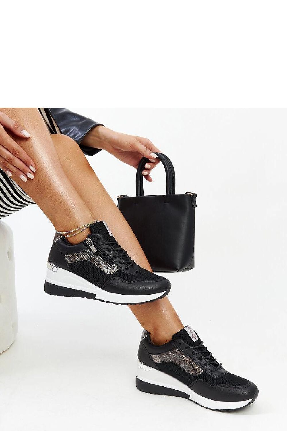 Baskets model 207358 Solea
