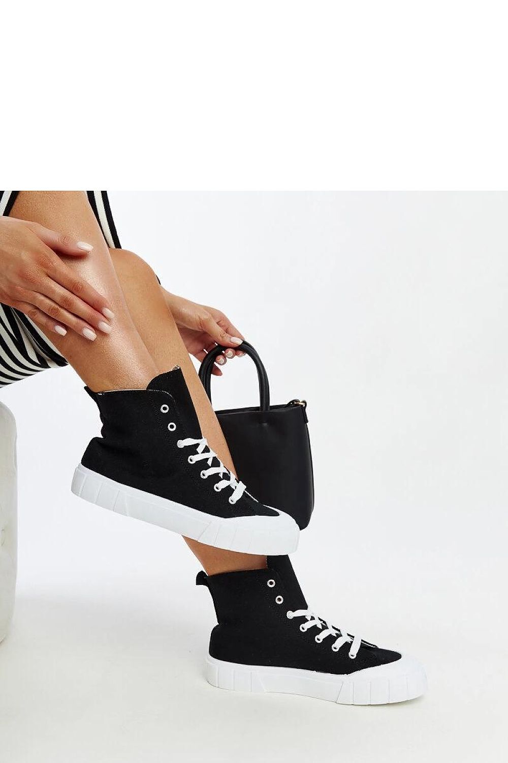 Baskets model 207385 Solea