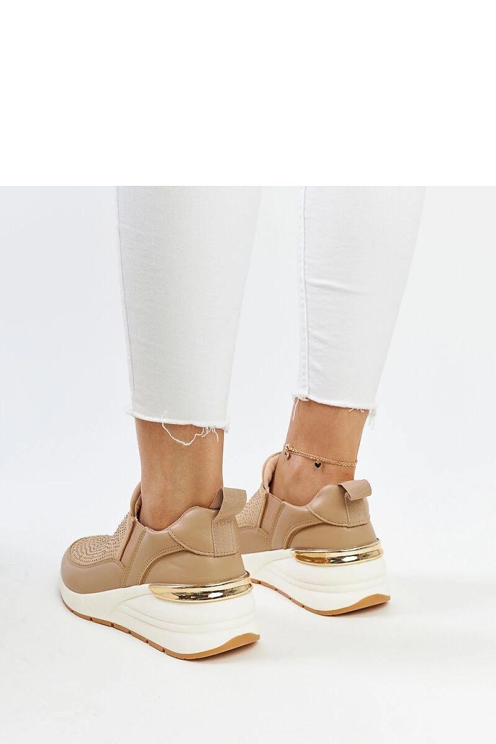 Baskets model 207452 Solea