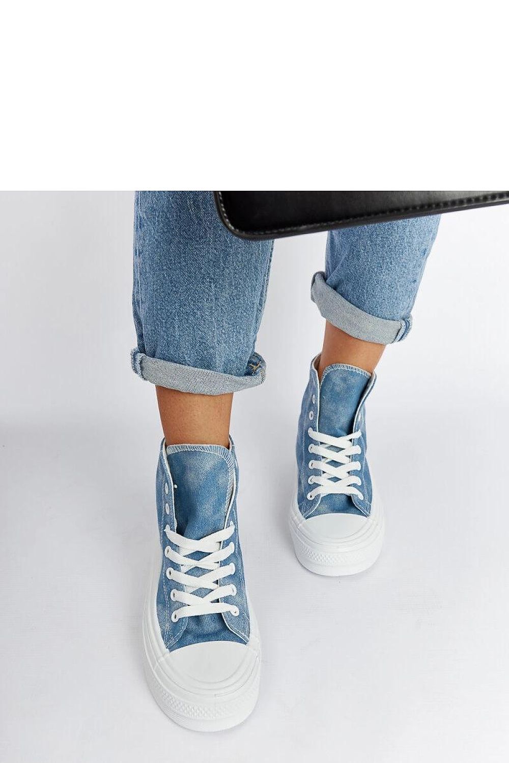 Baskets model 207542 Solea