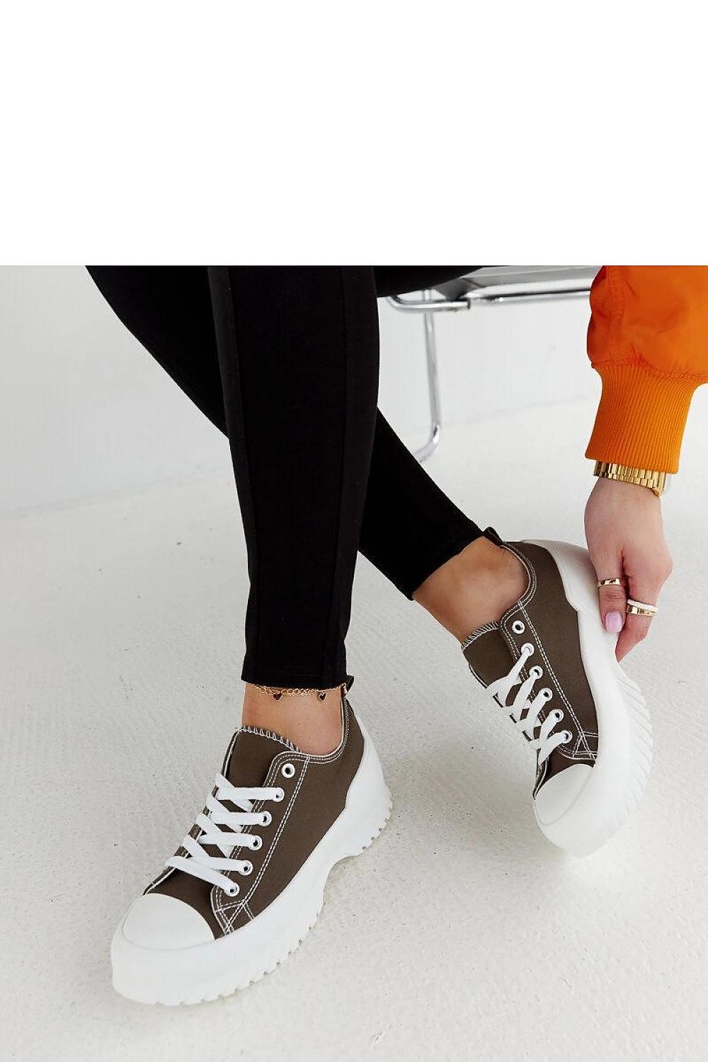 Baskets model 207546 Solea