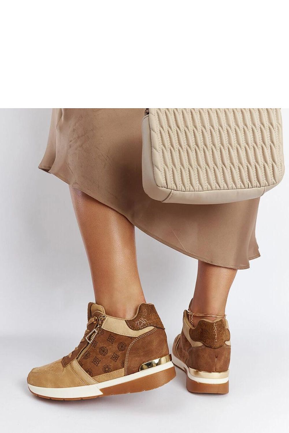 Baskets model 207558 Solea