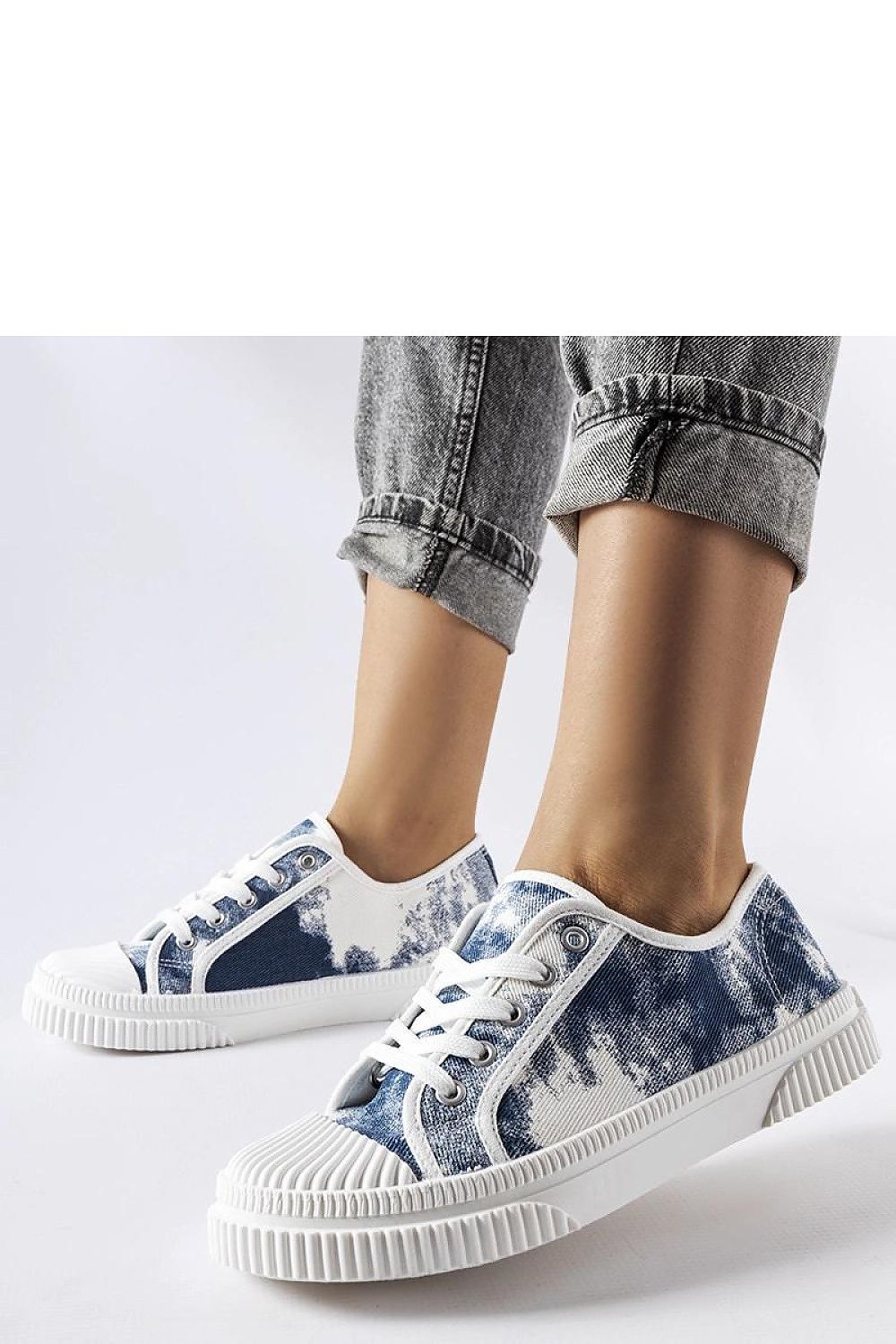 Baskets model 207704 Solea