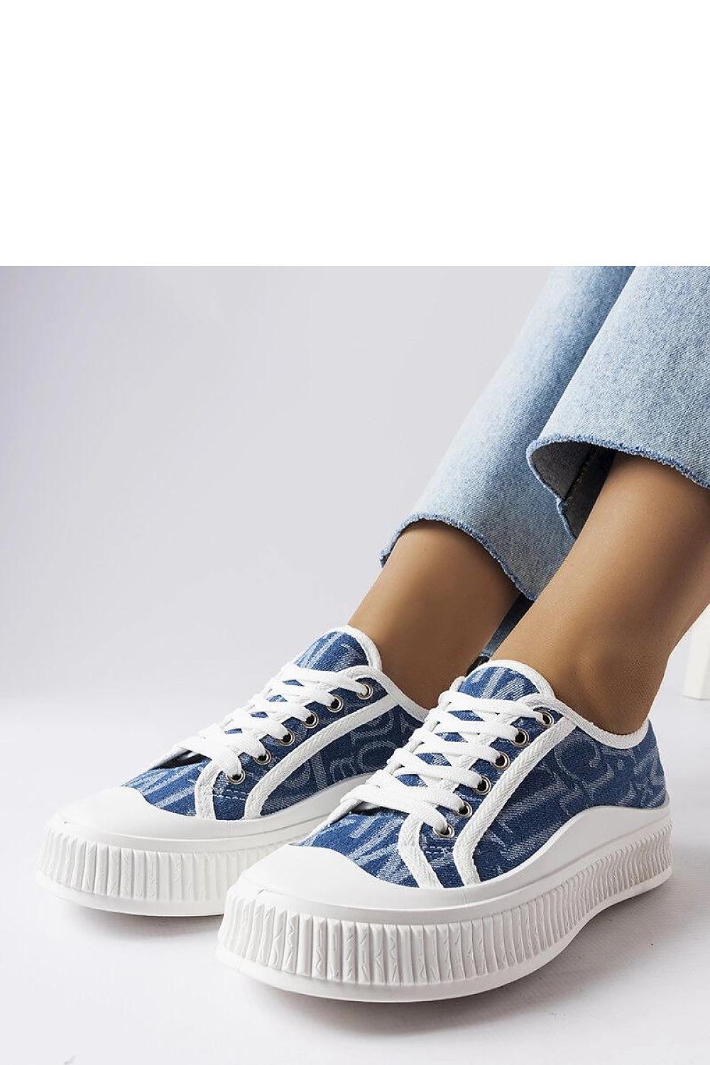Baskets model 207759 Solea