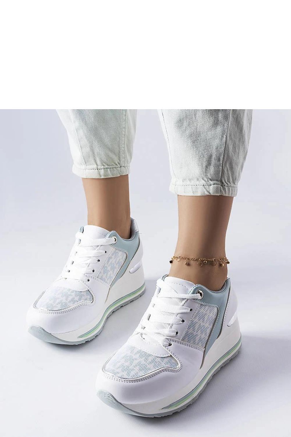 Baskets model 207893 Solea