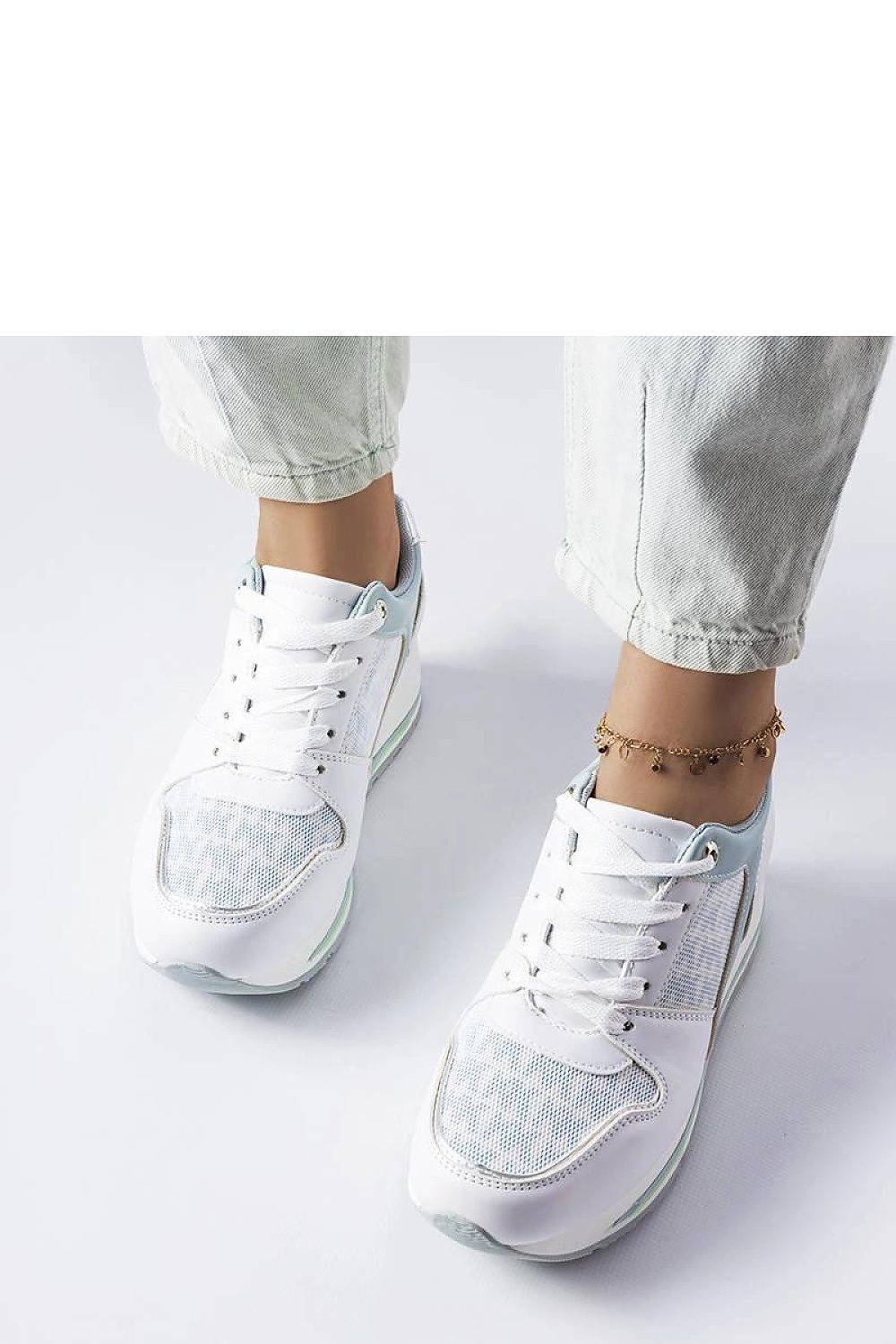 Baskets model 207893 Solea