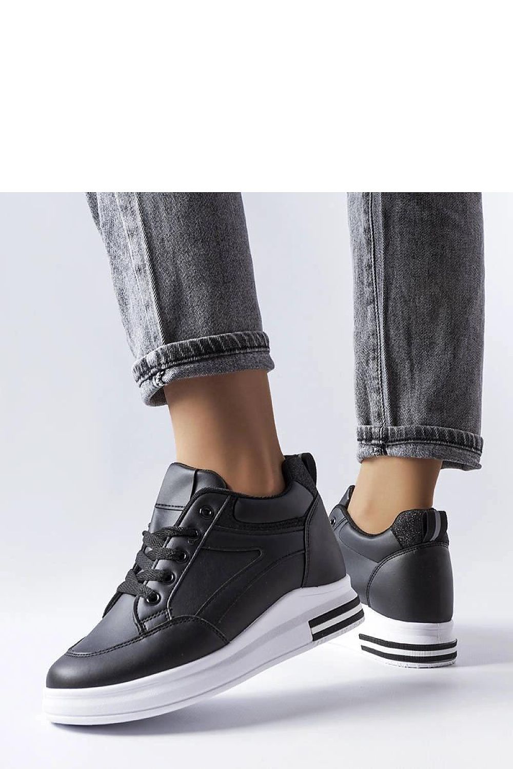 Baskets model 207919 Solea