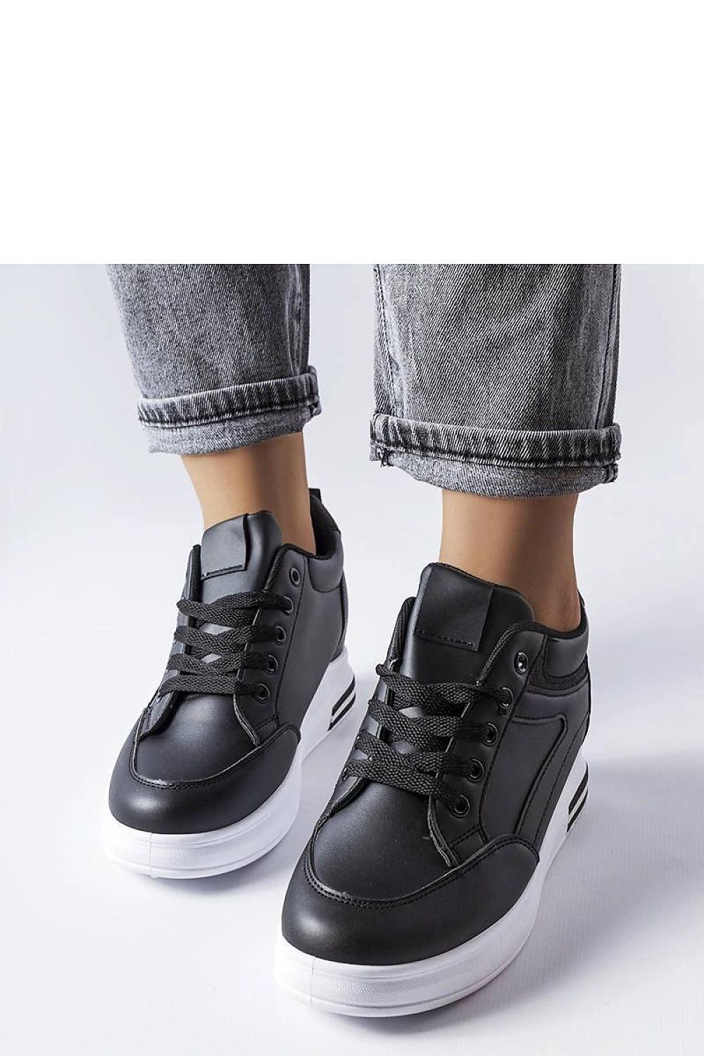 Baskets model 207919 Solea